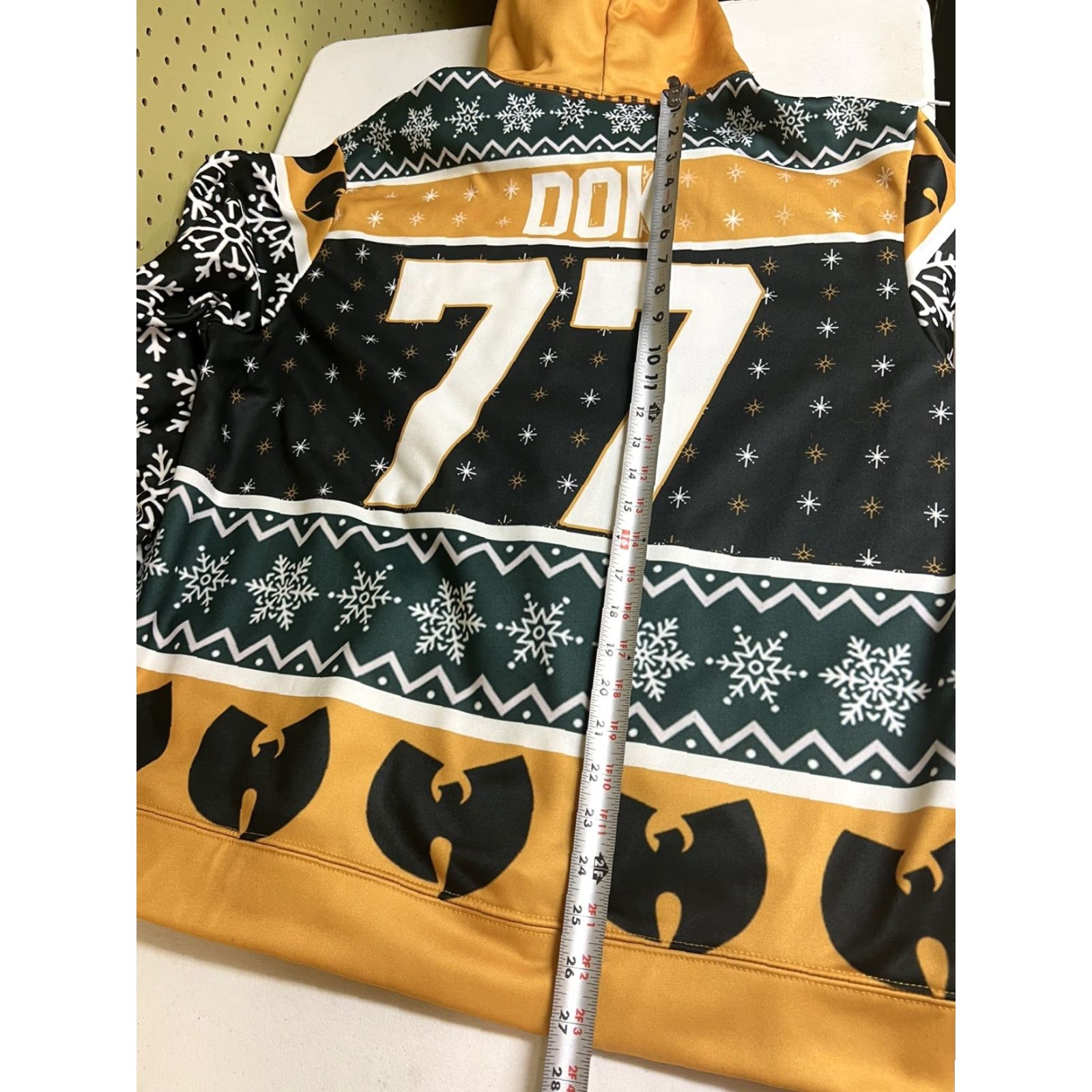 Vintage Wu-tang Zootop Bear Hoodie Mens XL Green Gold Christmas Xmas Sweatshirt Size US XL / EU 56 / 4 - 7 Thumbnail