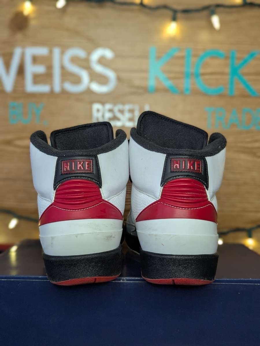 Jordan Brand Jordan 2 Chicago Size US 10.5 / EU 43-44 - 6 Thumbnail