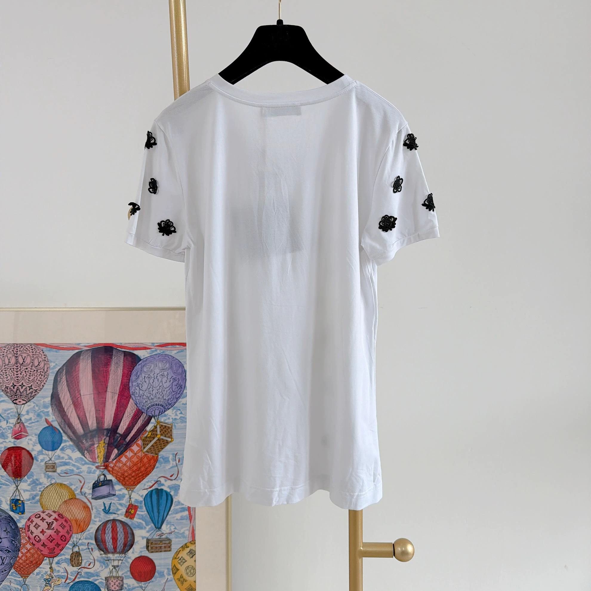 Dolce & Gabbana Dolce&Gabbana White 3D Floral T-Shirt L Size L / US 10 / IT 46 - 2 Thumbnail