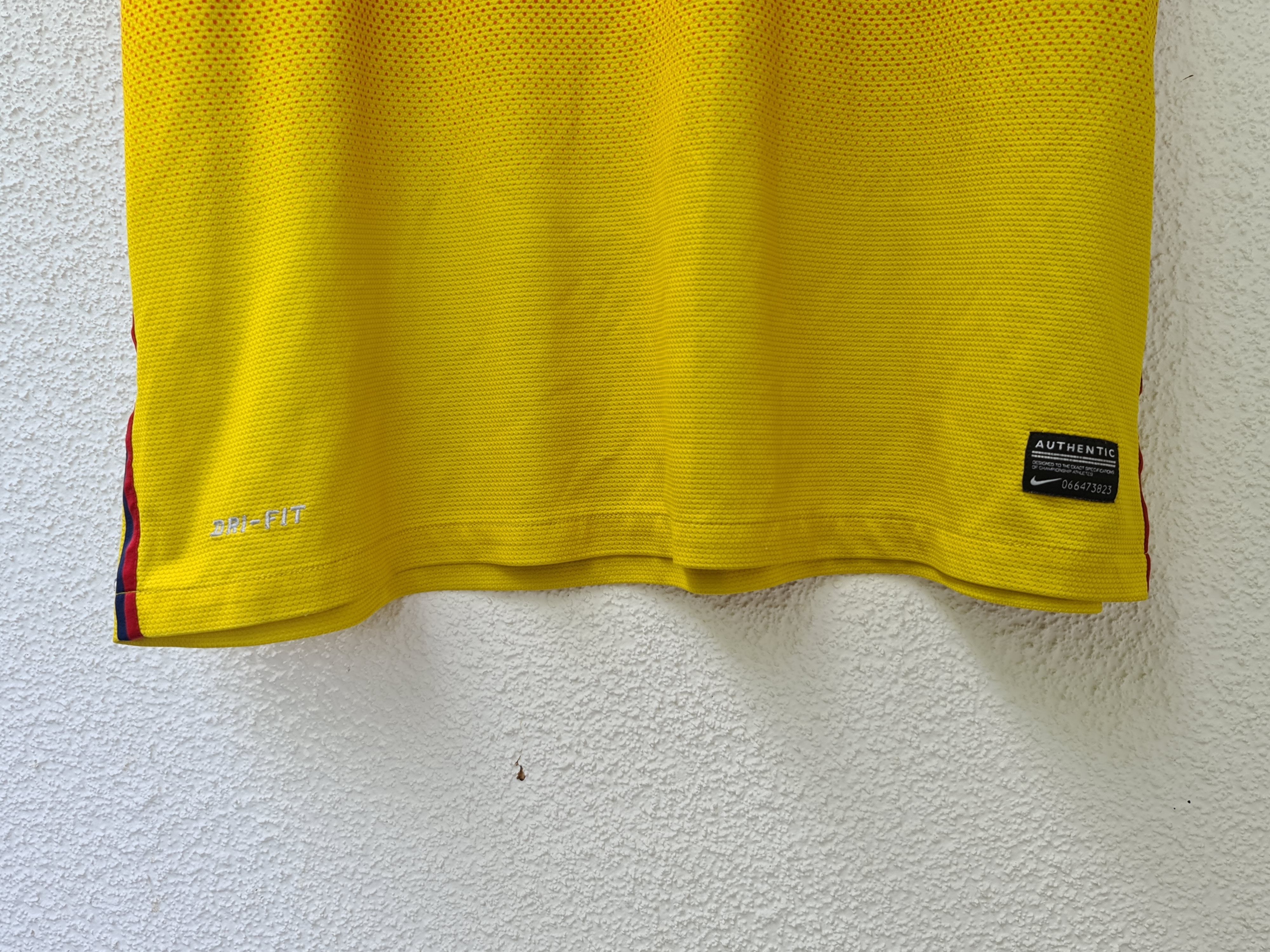 Nike Nike BARCELONA 2012 2013 AWAY SHIRT FOOTBALL SOCCER JERSEY Size US XL / EU 56 / 4 - 5 Thumbnail