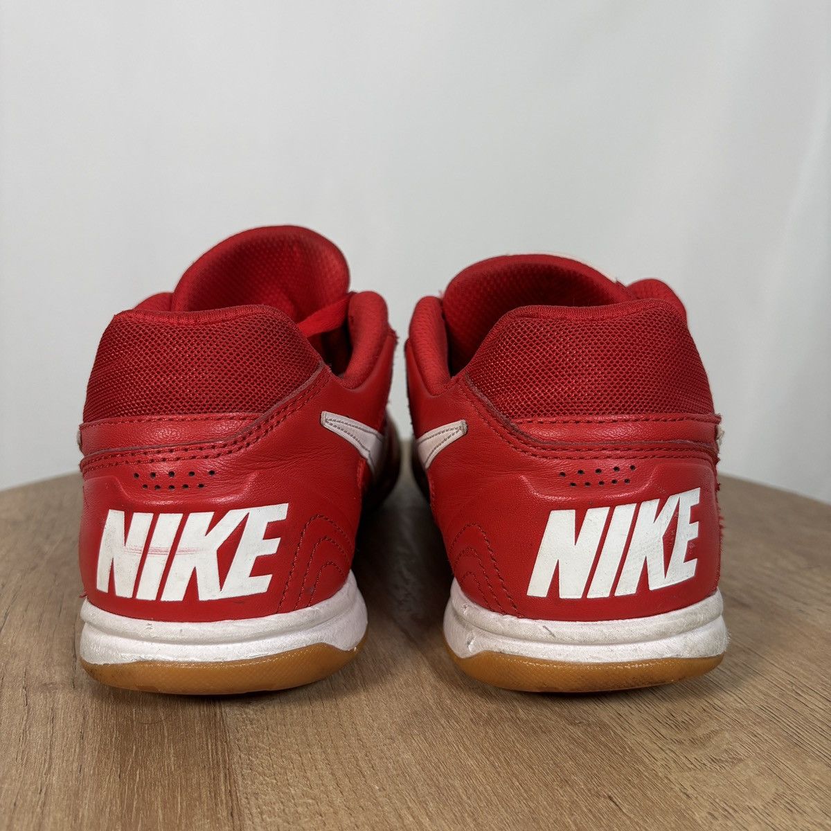 Nike SB Nike SB Gato University Red Used 10M Size US 10 / EU 43 - 5 Thumbnail