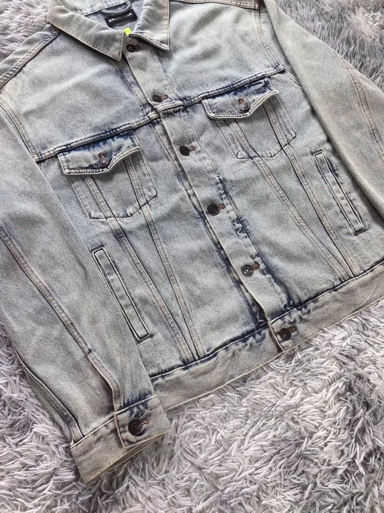 Balenciaga Balenciaga Yellow alphabet logo denim jacket Size US M / EU 48-50 / 2 - 5 Thumbnail