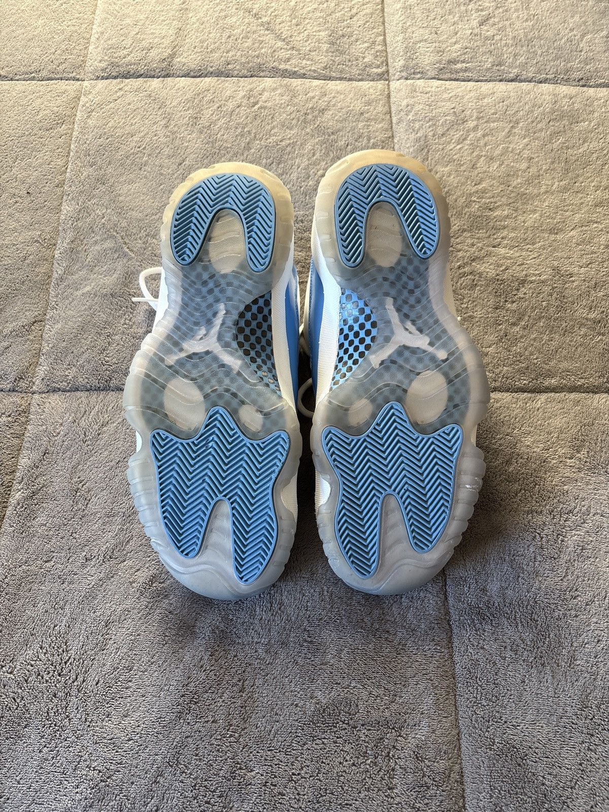Jordan Brand Nike Air Jordan 11 Low Retro UNC Size US 9 / EU 42 - 6 Thumbnail