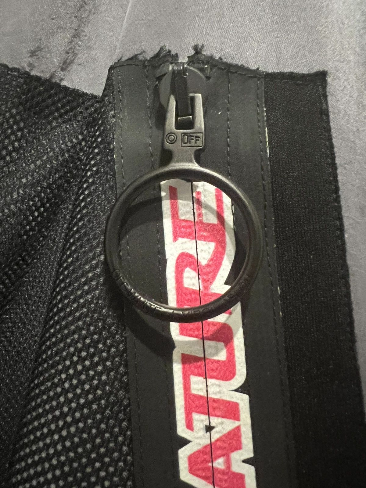 Off-White 18SS Nylon Sweater Size US M / EU 48-50 / 2 - 7 Thumbnail