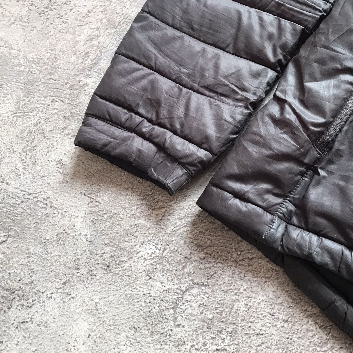 Vintage Vintage Jack Wolfskins Quilted Down Jacket Gorpcore Y2K S Size US S / EU 44-46 / 1 - 5 Thumbnail