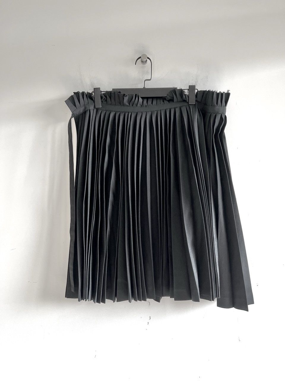 Junya Watanabe JUNYA WATANABE COMME des GARCONS - CutOff Pleated Wrap Skirt Size 26" / US 2 / IT 38 - 1 Thumbnail