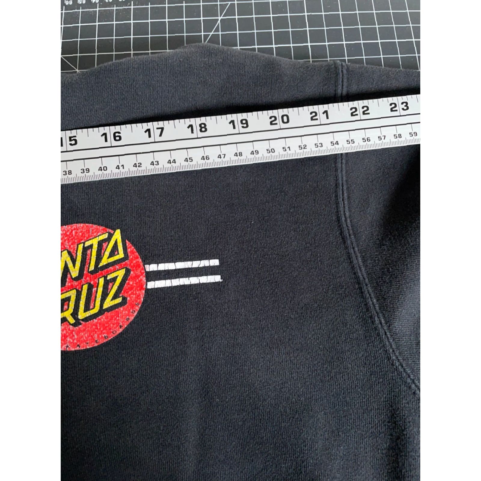 Vintage Santa Cruz Skateboards Hoodie Men Medium Black Sweatshirt Double Sided Graphic Print Pullover Pockets Heavyweight Crew Neck Fleece Size US M / EU 48-50 / 2 - 7 Thumbnail