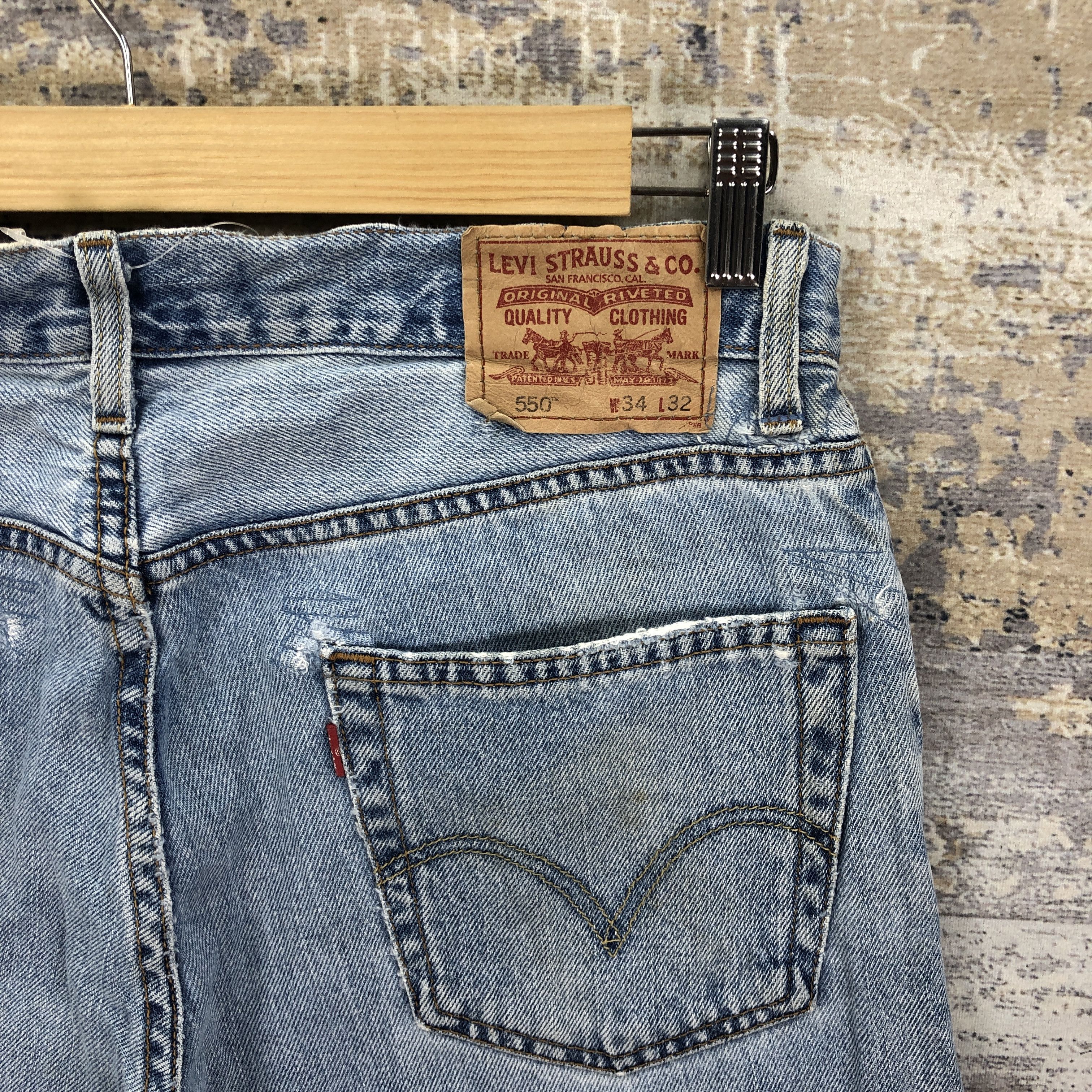 Levi's Vintage Levis 550 Distressed Jeans Levi's Light Wash Denim Size US 32 / EU 48 - 5 Thumbnail