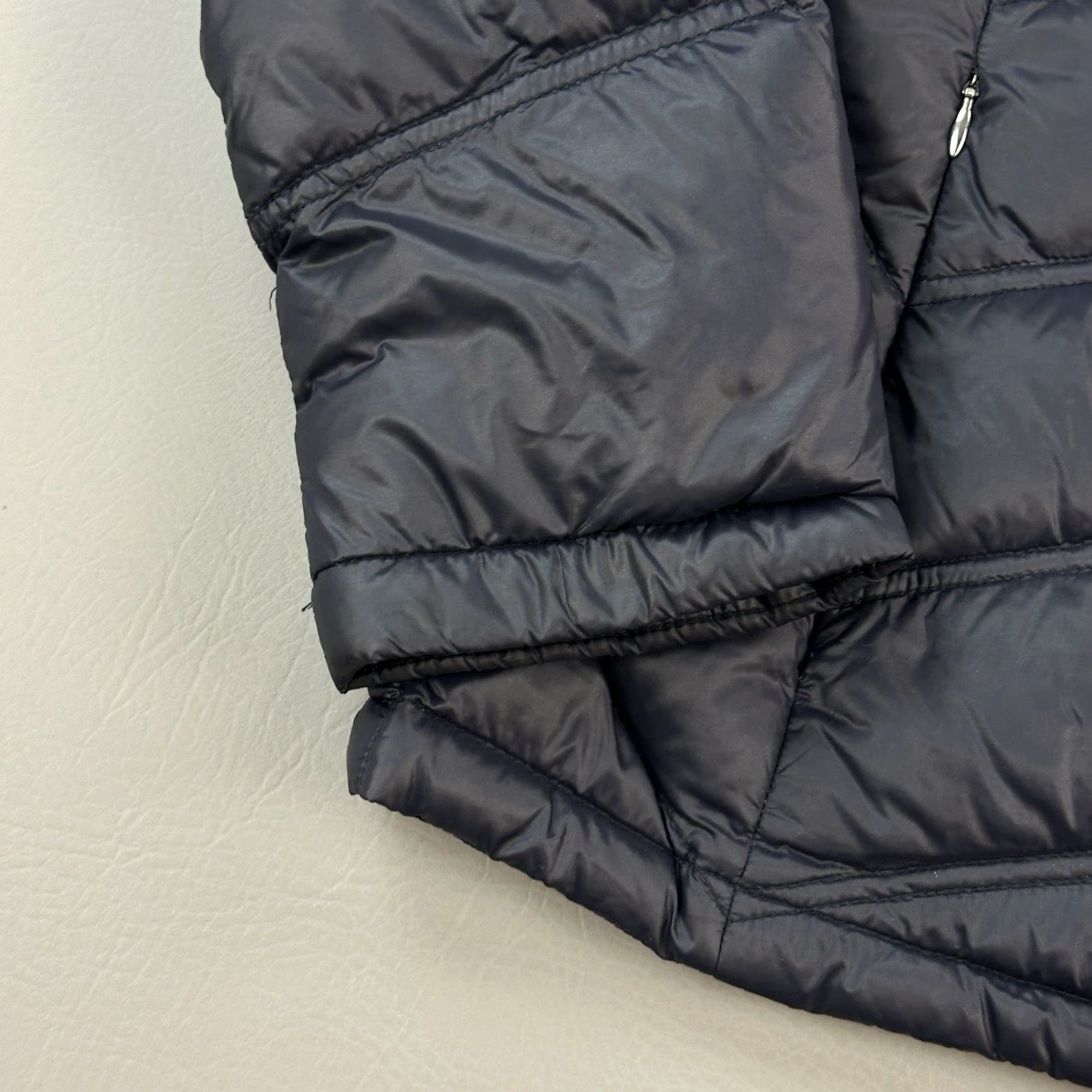 Calvin Klein Calvin Klein Jacket Women's Medium Navy Full Zip Quilted Down Puffer Lightweight Size M / US 6-8 / IT 42-44 - 2 Thumbnail