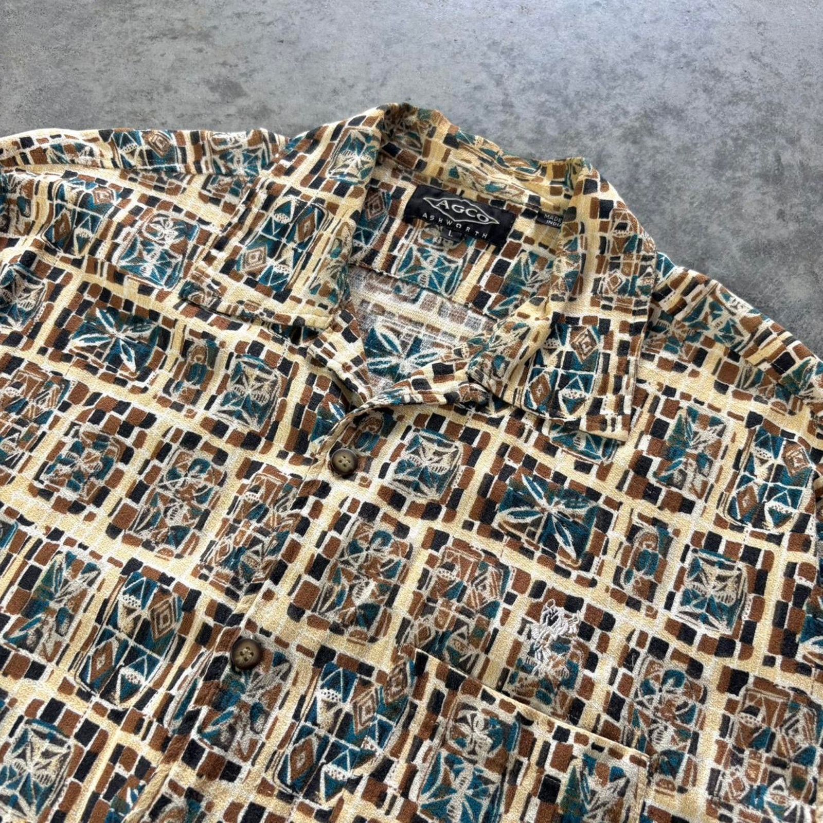 Vintage Vintage 90s Patterned Button Up Shirt Size US L / EU 52-54 / 3 - 1 Thumbnail