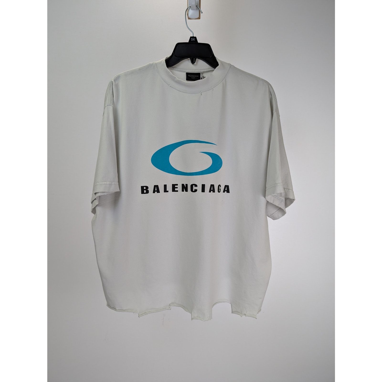 Balenciaga o1rshd1 Short Sleeve Cropped T-Shirt in White Size US L / EU 52-54 / 3 - 1 Thumbnail