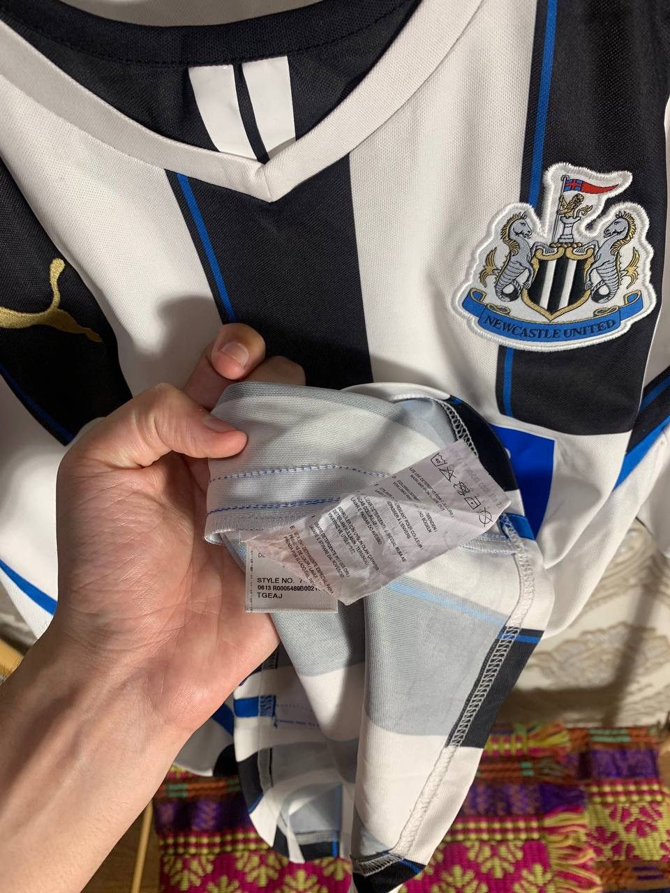 Puma × Vintage VERY RARE NEW CASTLE UNITED ENGLAND SOCCER JERSEY Y2K 90s Size US L / EU 52-54 / 3 - 5 Thumbnail