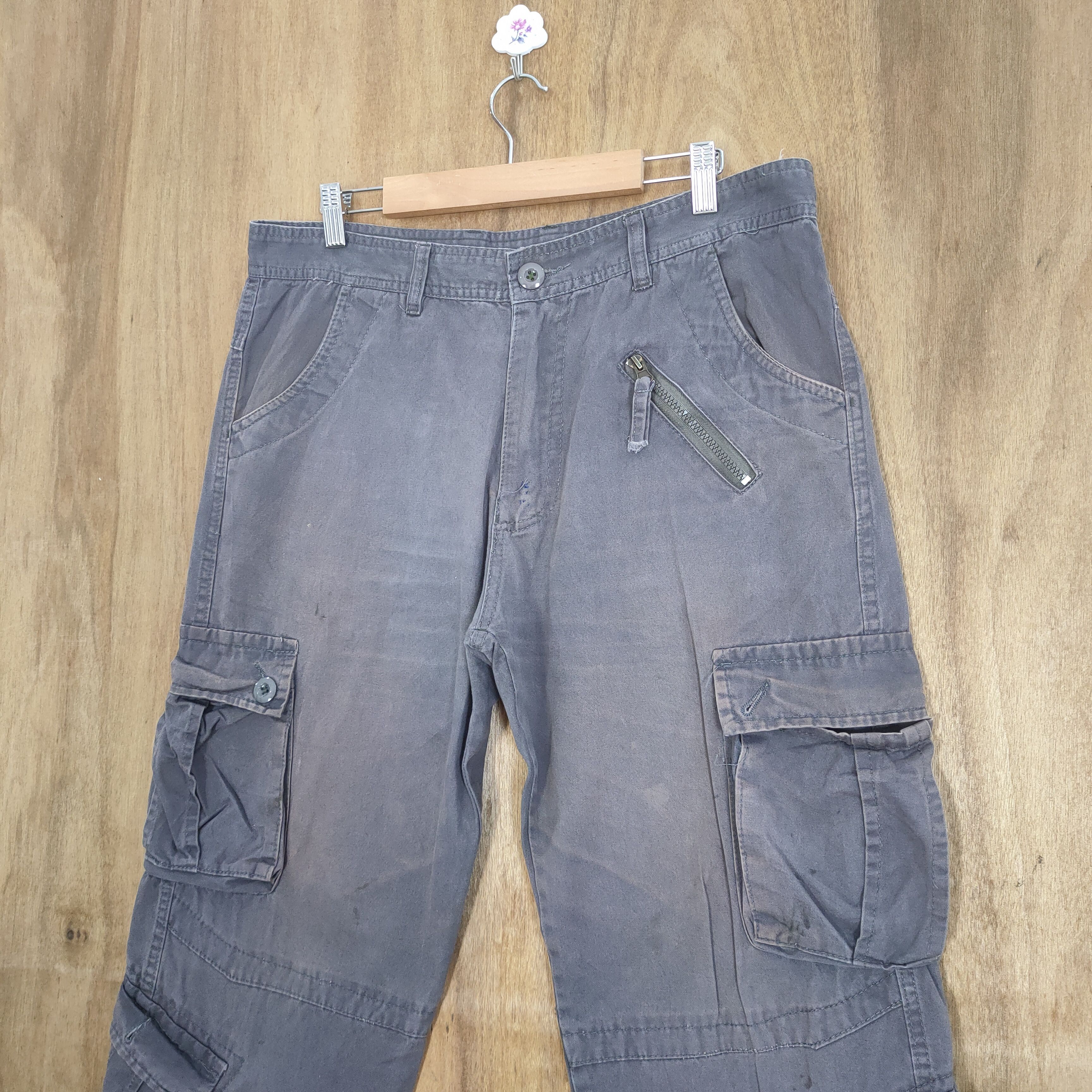 Japanese Brand VINTAGE JAPANESE BRAND FADED GREY CARGO PANTS Size US 34 / EU 50 - 4 Thumbnail