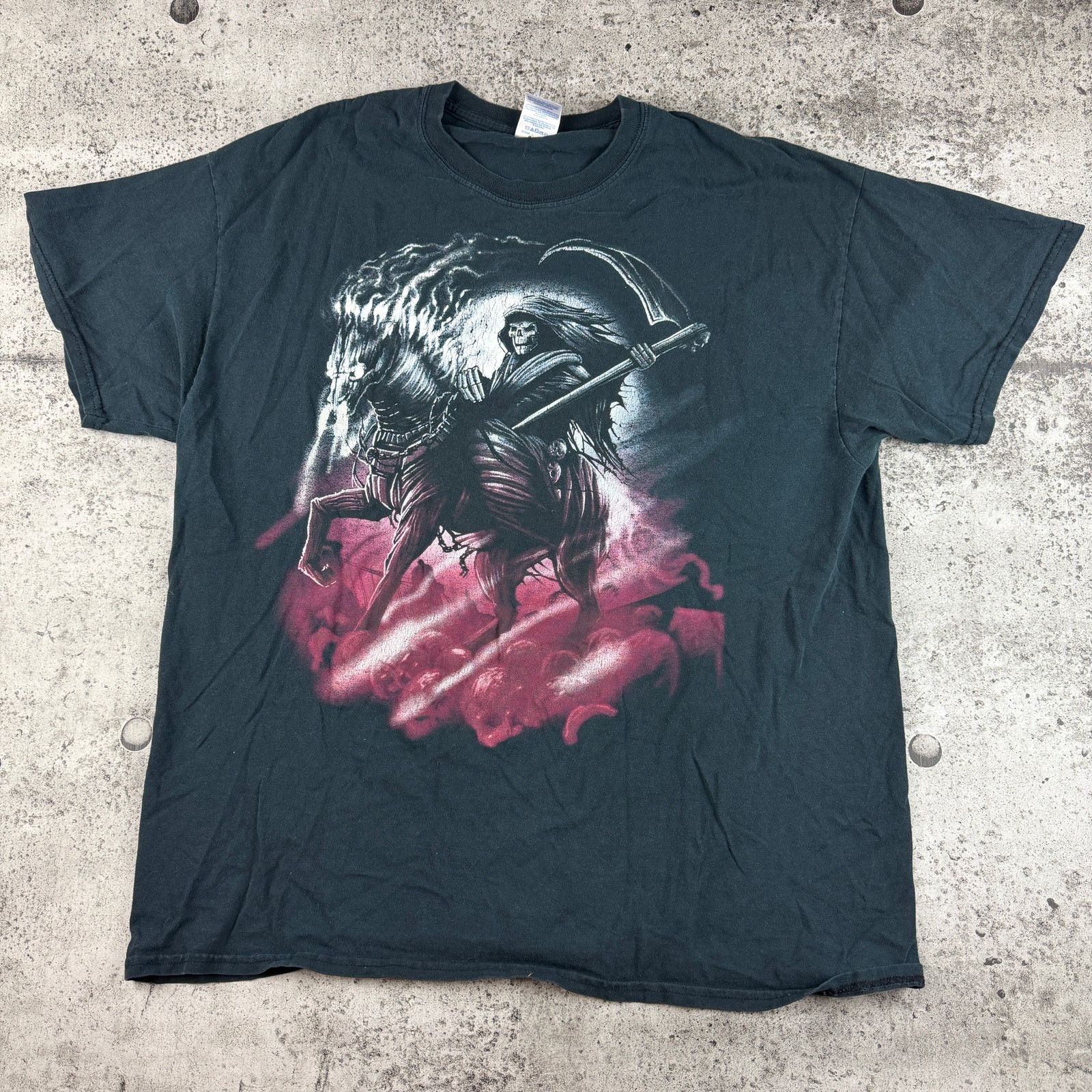 Gildan Vintage Grim Reaper Shirt Reaper Horse Y2K Size XL Size US XL / EU 56 / 4 - 1 Thumbnail