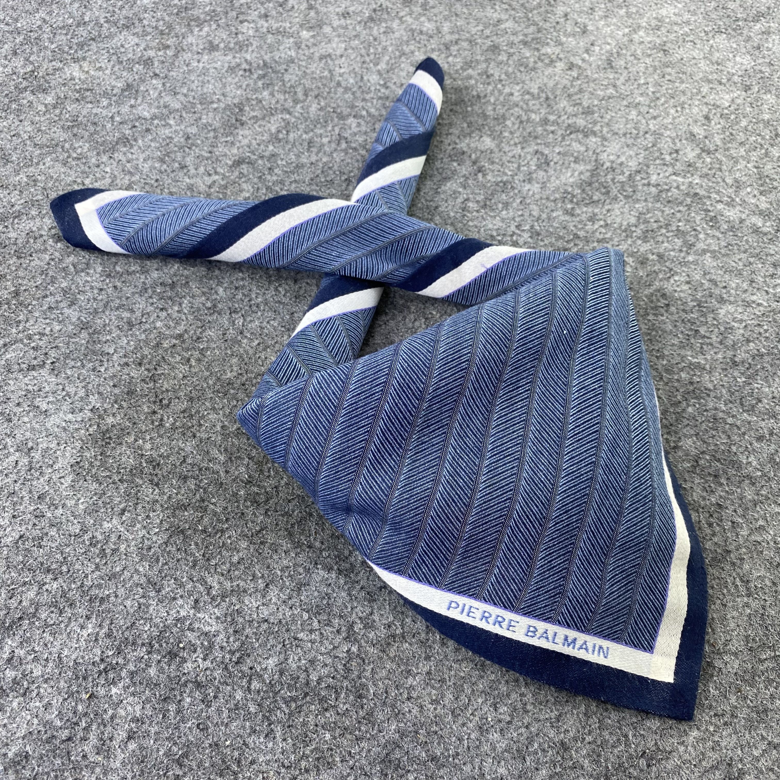 Pierre Balmain Pierre Balmain Handkerchief / Bandana / Neckerchief-B614 Size ONE SIZE - 1 Thumbnail