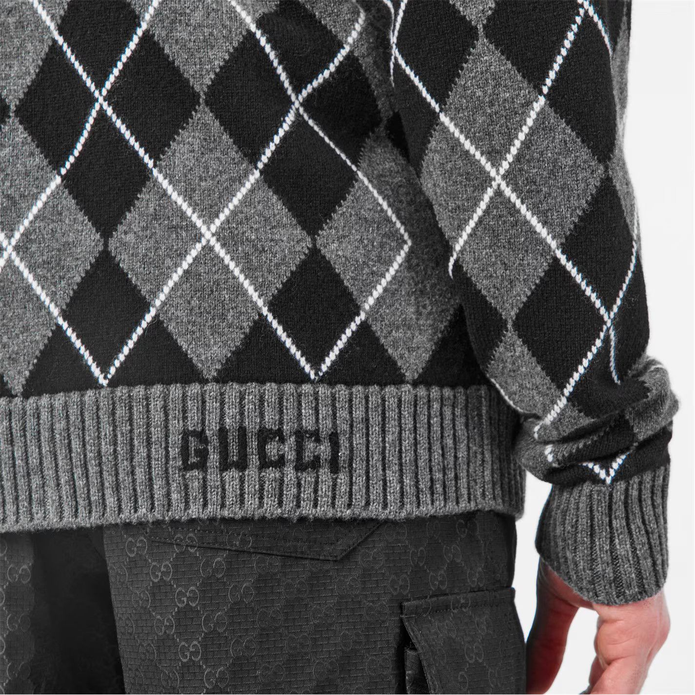 Gucci o1g2r1mq0426 Argyle Cardigan in Grey/Black Size US M / EU 48-50 / 2 - 4 Thumbnail