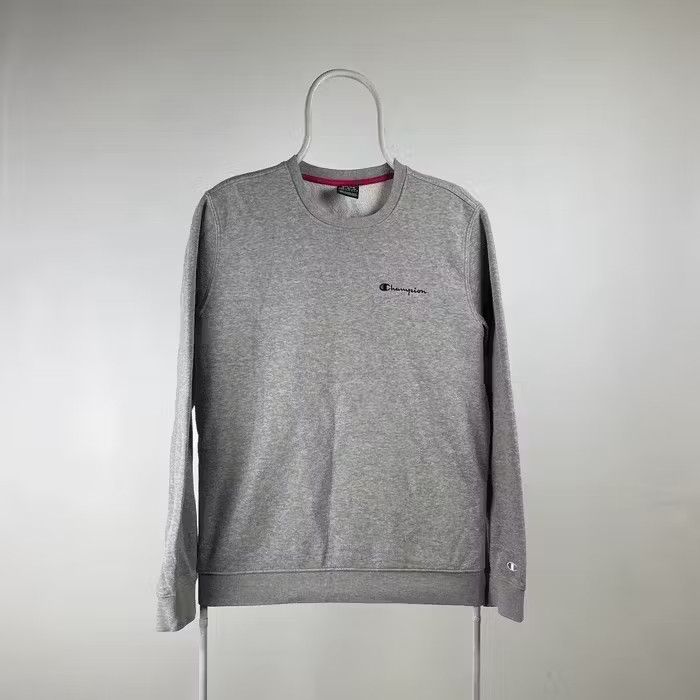 Champion Champion sweatshirt vintage embroidered logo size Medium Size US M / EU 48-50 / 2 - 1 Thumbnail