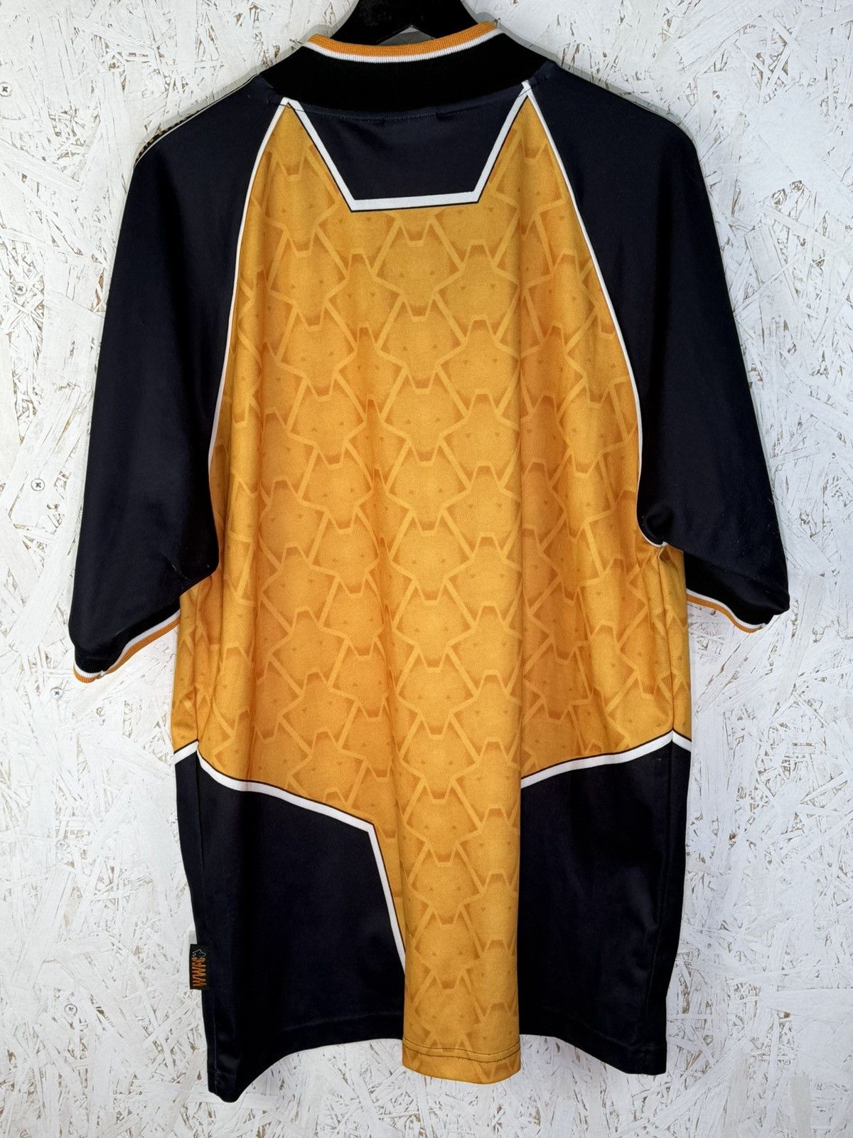 Puma 90s Wolverhampton Wanderers 1996/98 Home Kit Soccer Jersey Size US L / EU 52-54 / 3 - 8 Thumbnail