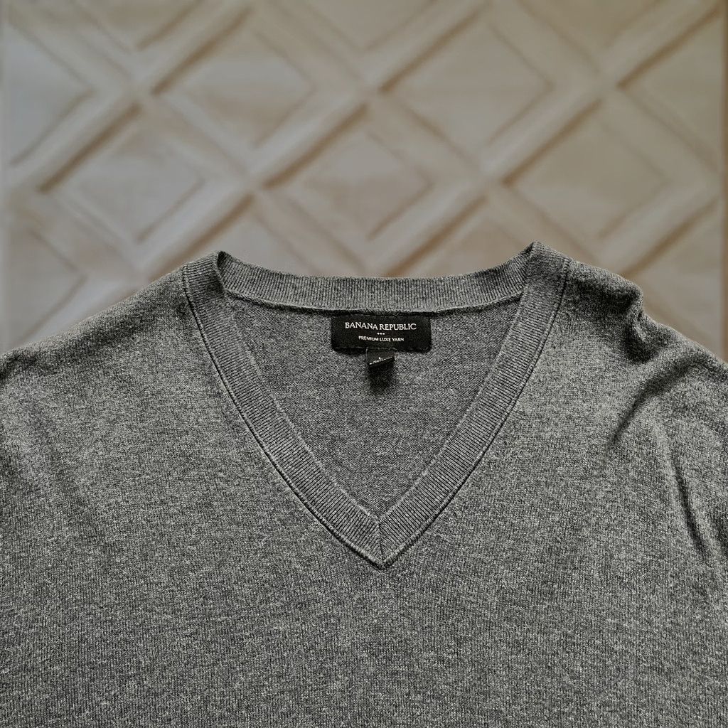 Banana Republic Banana Republic Sweater Mens Large Gray V Neck Premium Luxe Cashmere Silk Cotton Visco­se Knit Pullover Size US L / EU 52-54 / 3 - 1 Thumbnail