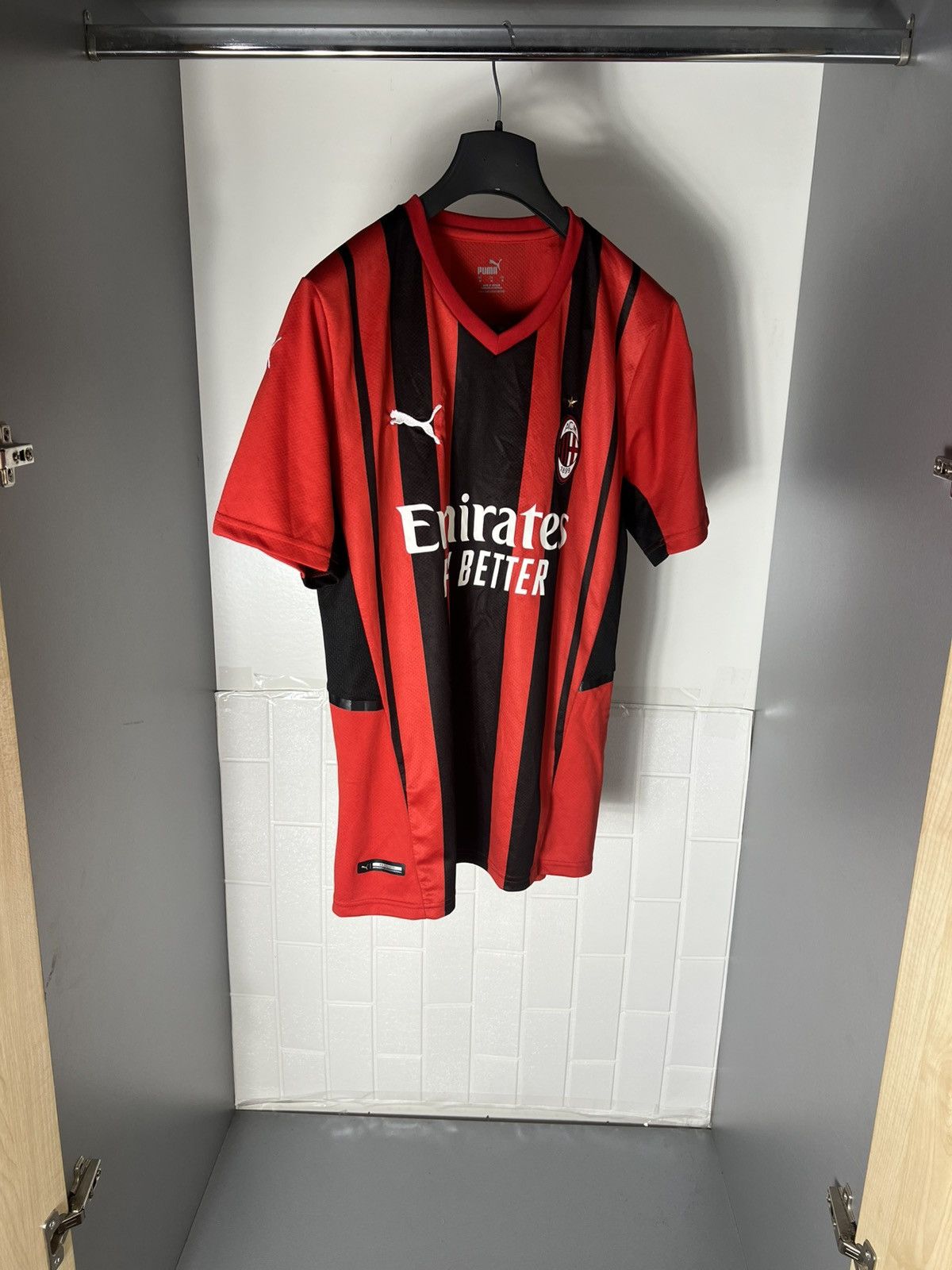 Vintage VERY RARE PUMA FC MILAN ITALY SOCCER JERSEY RETRO Y2K 90s Size US M / EU 48-50 / 2 - 3 Thumbnail
