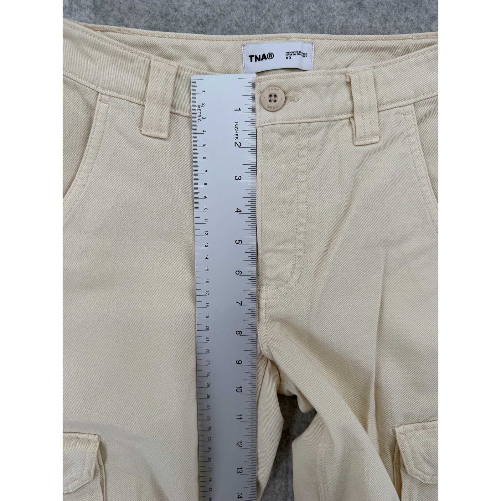 TNA TNA Aritzia Corbett Mid-Rise Cargo Pants Beige/Cream Size 00 Size 24" / US 00 / IT 34 - 10 Thumbnail