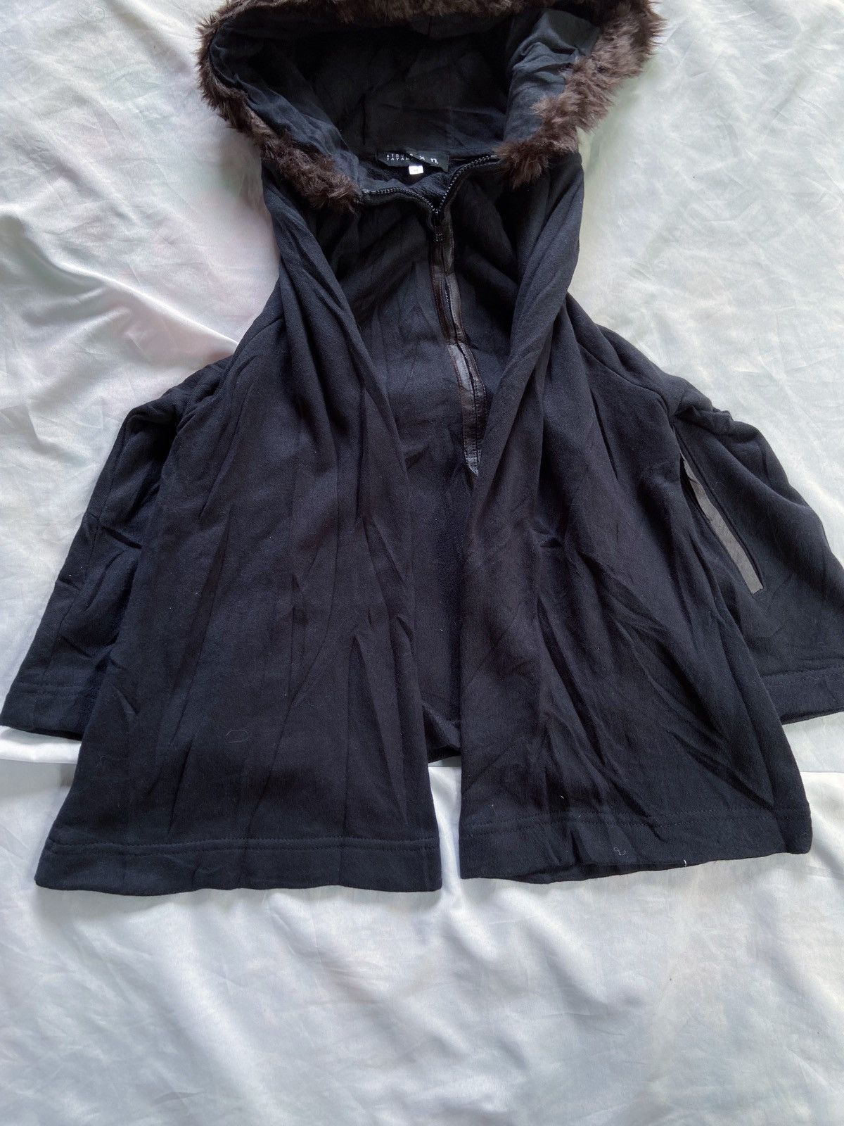 Isamu Katayama Backlash ATSURO TAYAMA PONCHO FAUX FUR ZIP HOODIE Size US S / EU 44-46 / 1 - 1 Thumbnail