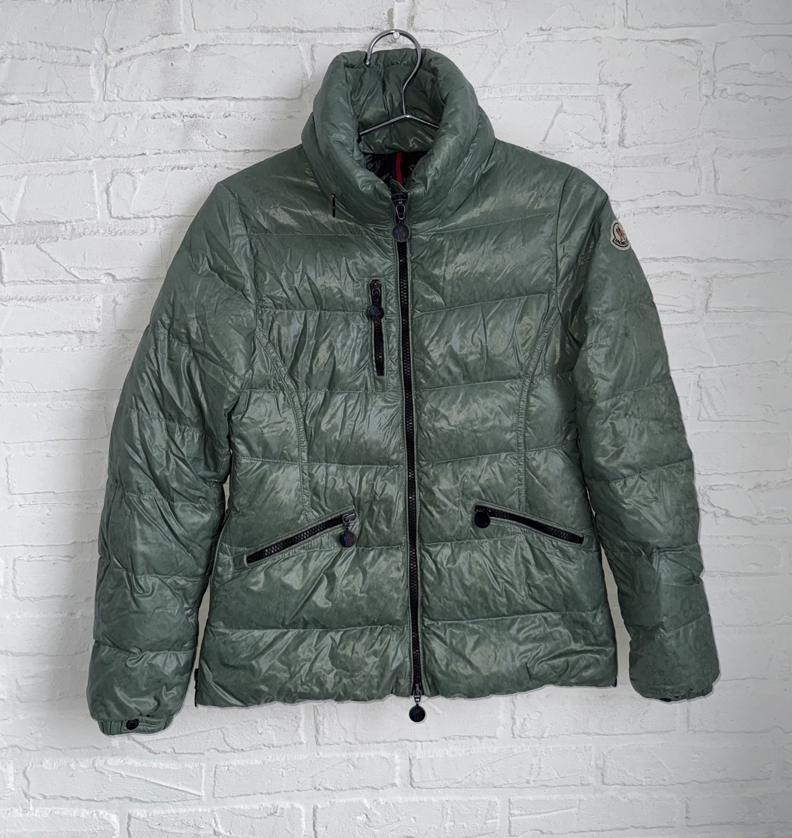 Moncler Moncler sage green puffer down jacket Size M / US 6-8 / IT 42-44 - 1 Thumbnail