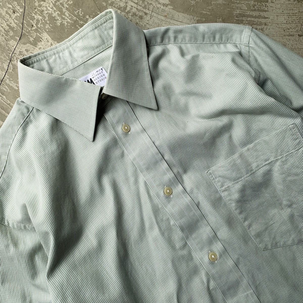 Issey Miyake ISSEY MIYAKE STRIPE SOFT GREEN SHIRT LS Size US L / EU 52-54 / 3 - 2 Thumbnail