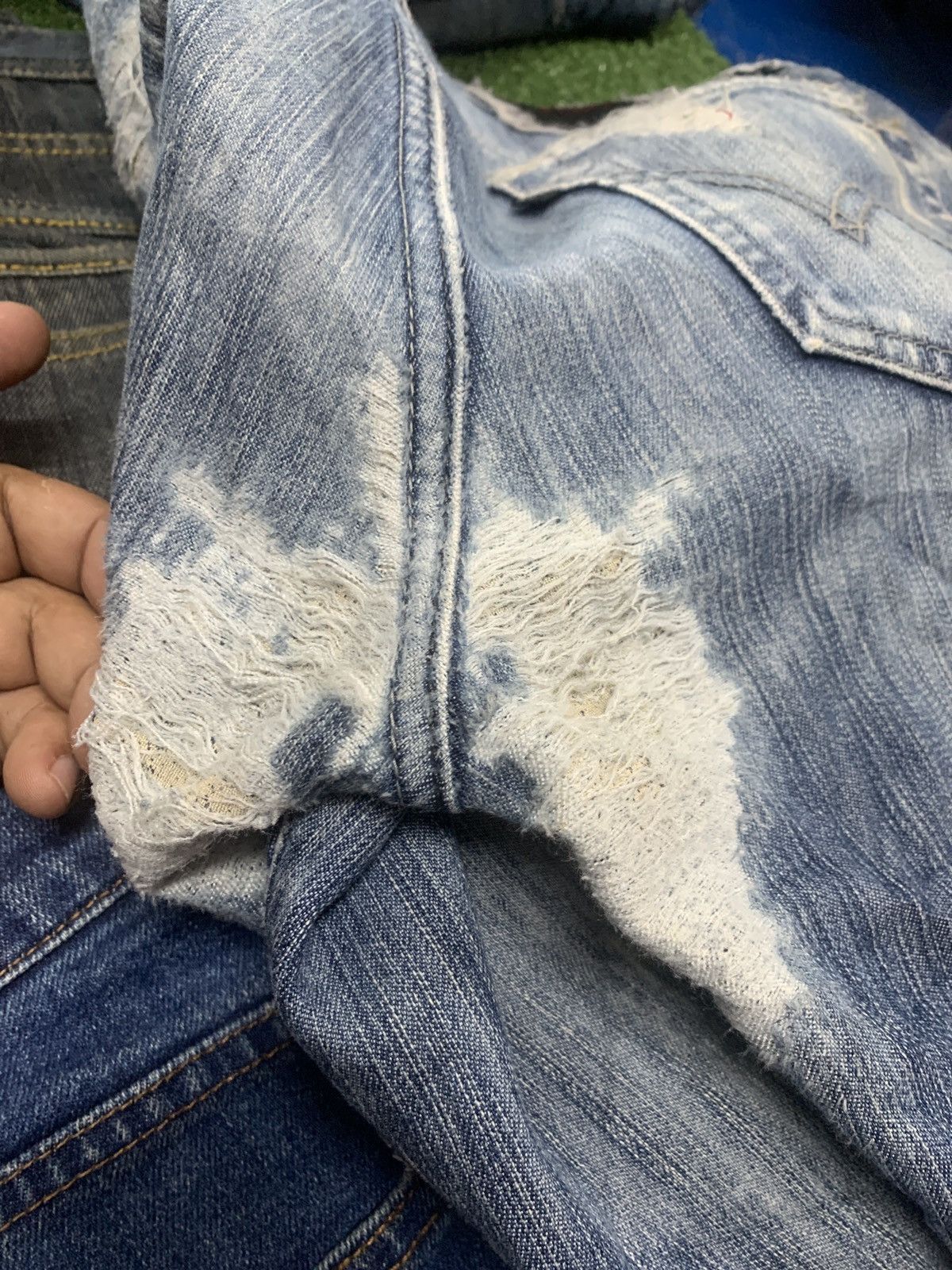 Edwin Distressed Edwin 503 made in Japan 🇯🇵 nice faded. Size US 31 - 16 Thumbnail