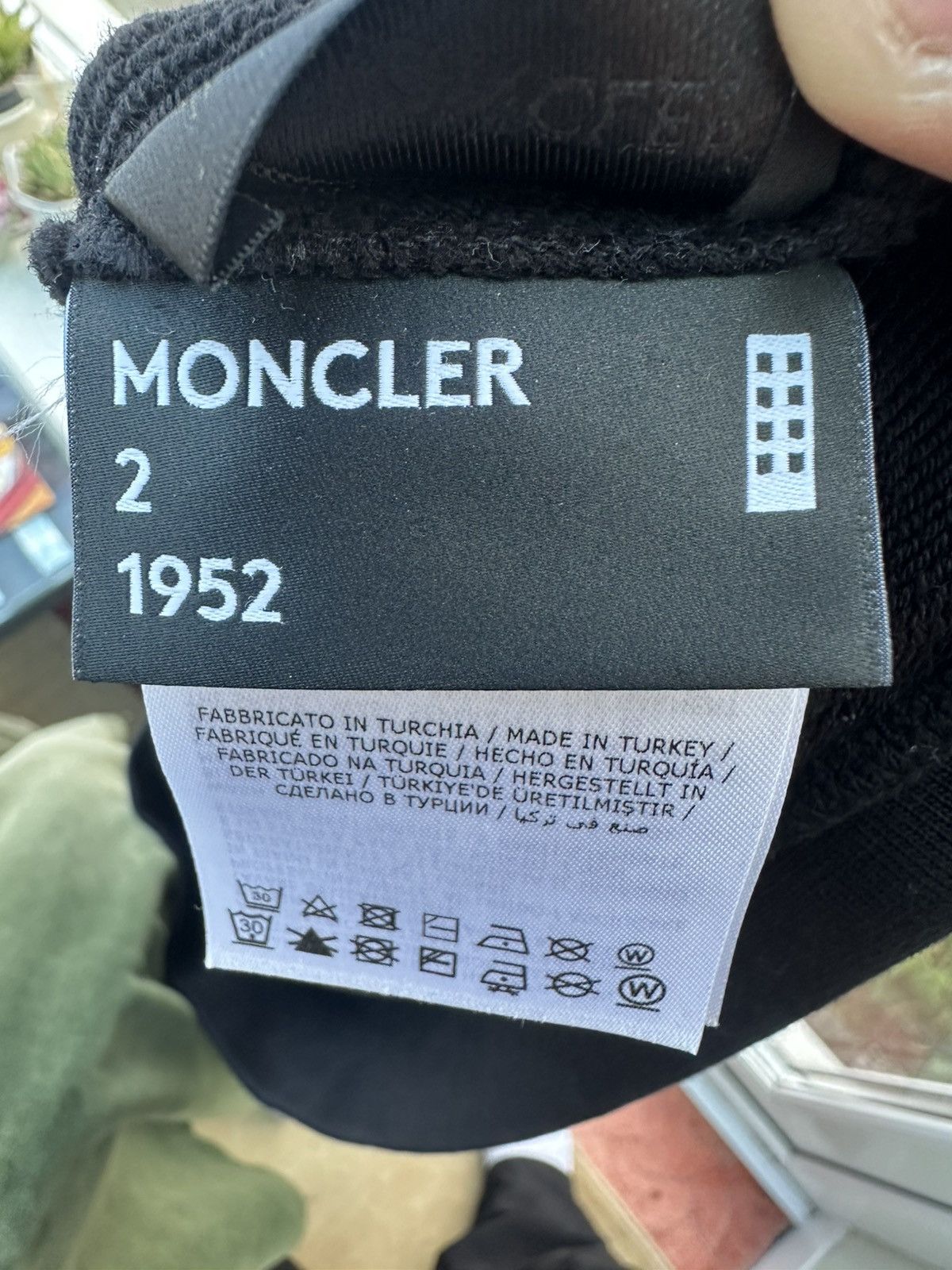 Moncler Genius Moncler Genius 2 Moncler 1952 Painted Logo Crewneck Jumper Size US L / EU 52-54 / 3 - 7 Thumbnail