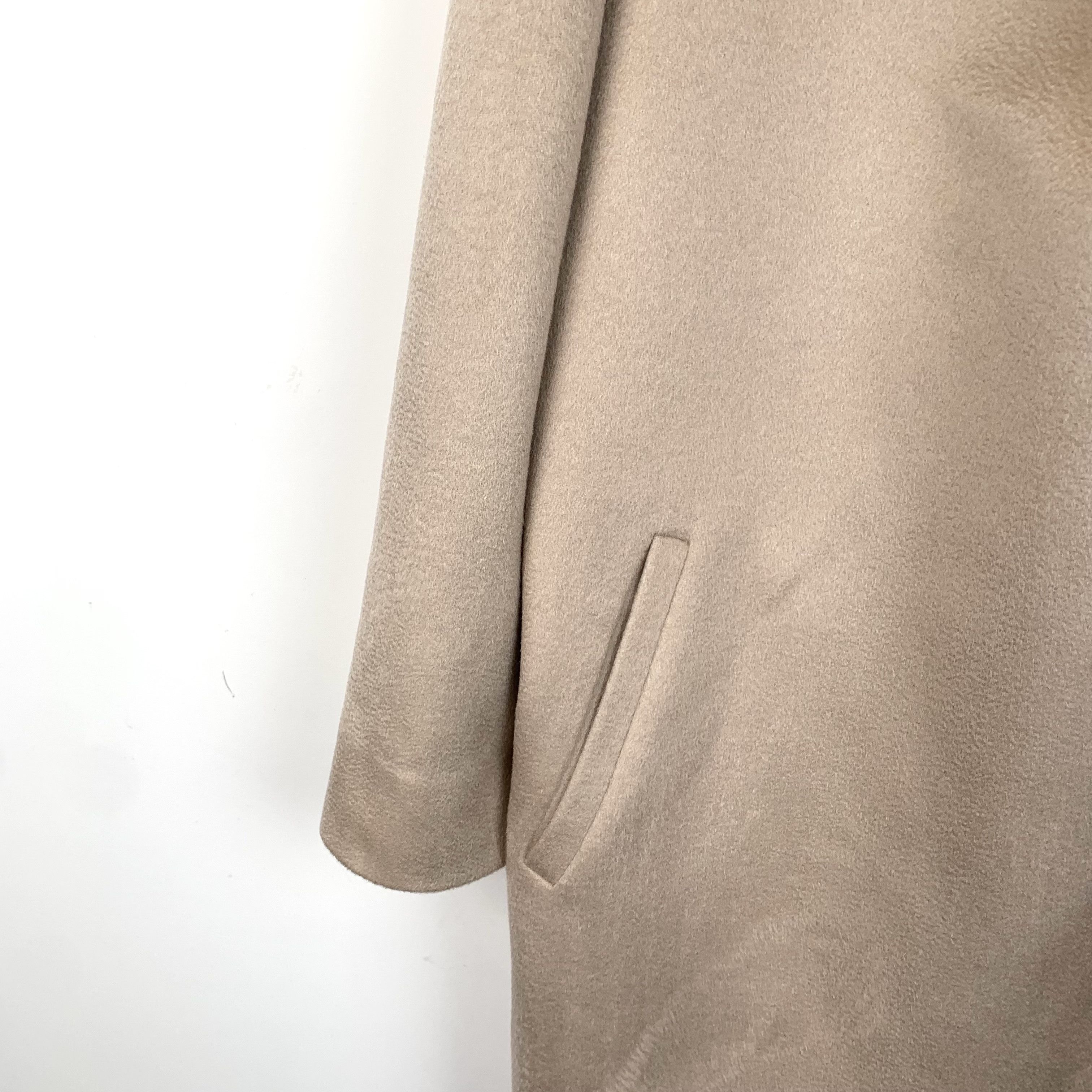 Max Mara Maxmara Beige Hooded Wool-Lined Cashmere Coat (Size S) Size S / US 4 / IT 40 - 6 Thumbnail