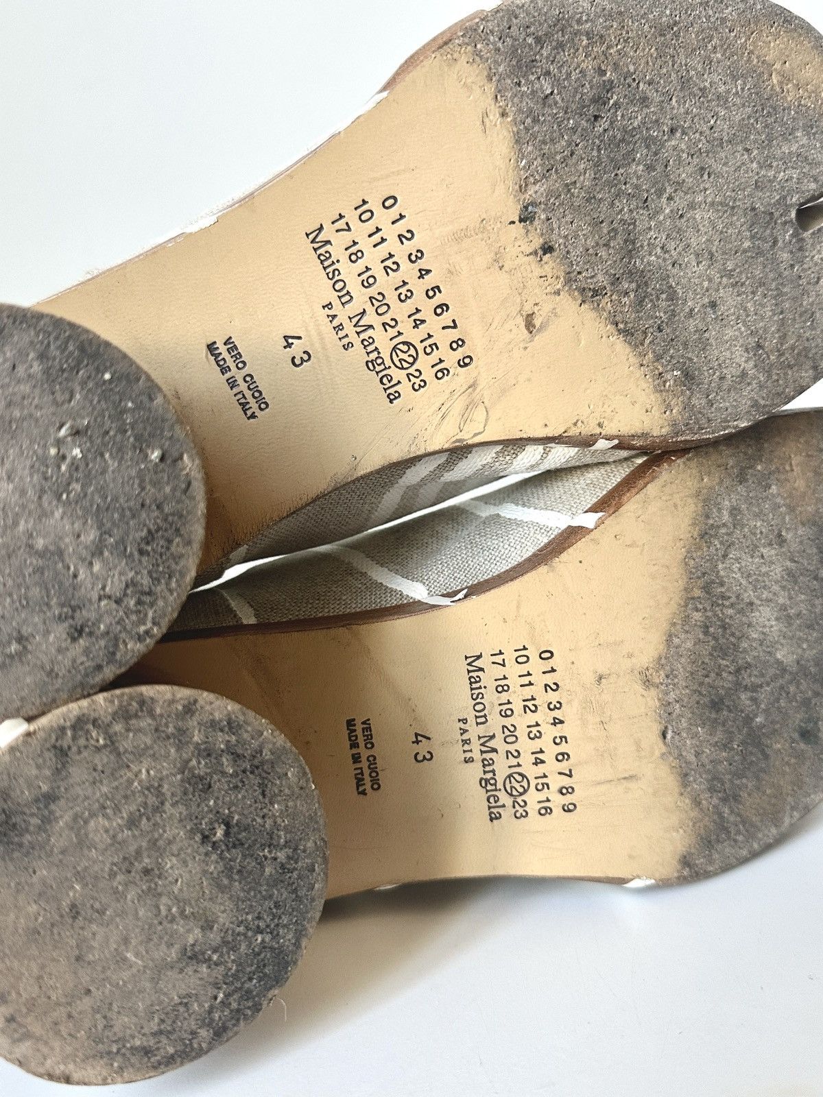 Maison Margiela Maison Martin Margiela white Tabi paint splatter boot Size US 10 / EU 43 - 8 Thumbnail