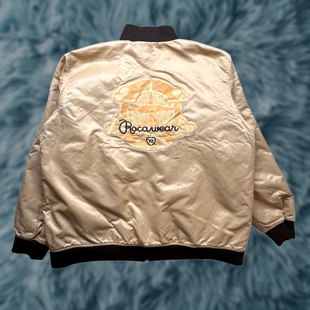 Rocawear VINTAGE Rocawear Nylon Gold Bomber Varsity Full Zip Jacket Mens 3XL Quilt Lined Bomber Jacket Mens Gold 3XL Rocawear Nylon Vintage Size US XXL / EU 58 / 5 - 1 Thumbnail