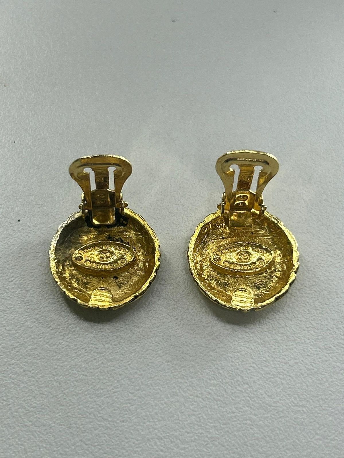 Chanel Chanel pre -owned CC button clip -on earring Size ONE SIZE - 2 Thumbnail