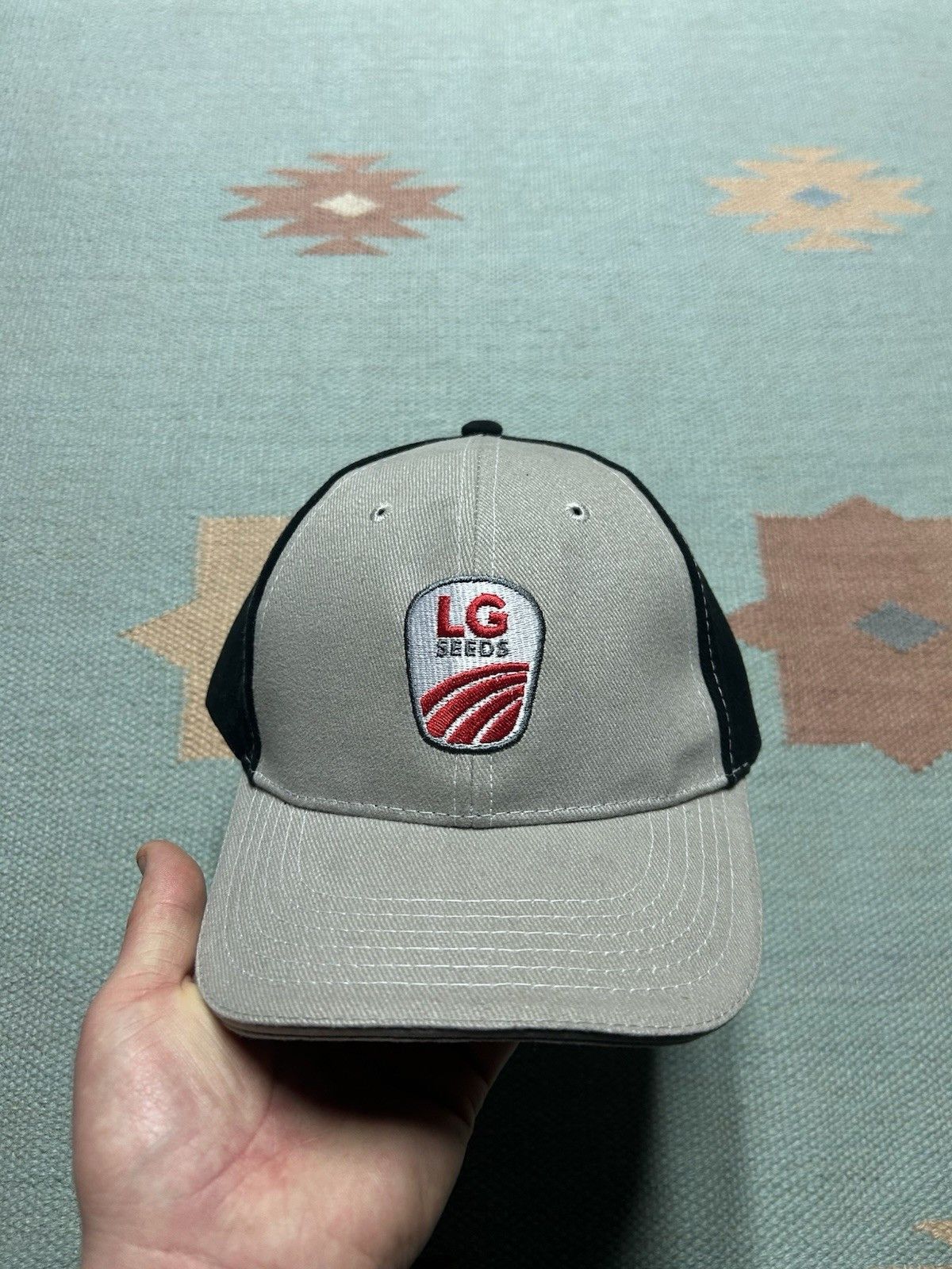 Vintage LG Seeds strapback hat cap farm feed gray black embroidered Size ONE SIZE - 2 Thumbnail