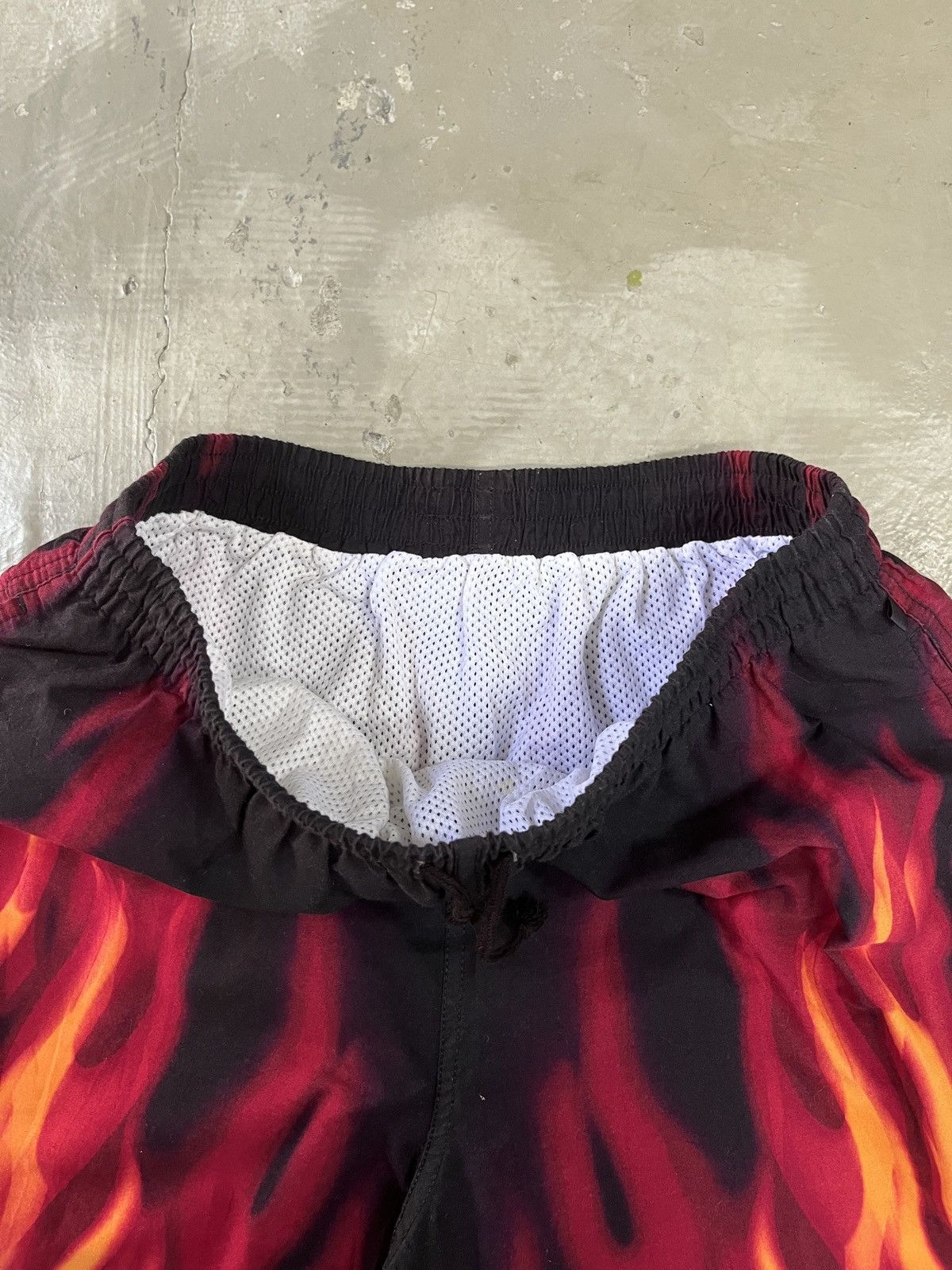Airwalk Y2K Flame Airwalk Eric Emanuel Prada Palm Angels Style Short Size US 32 / EU 48 - 6 Thumbnail