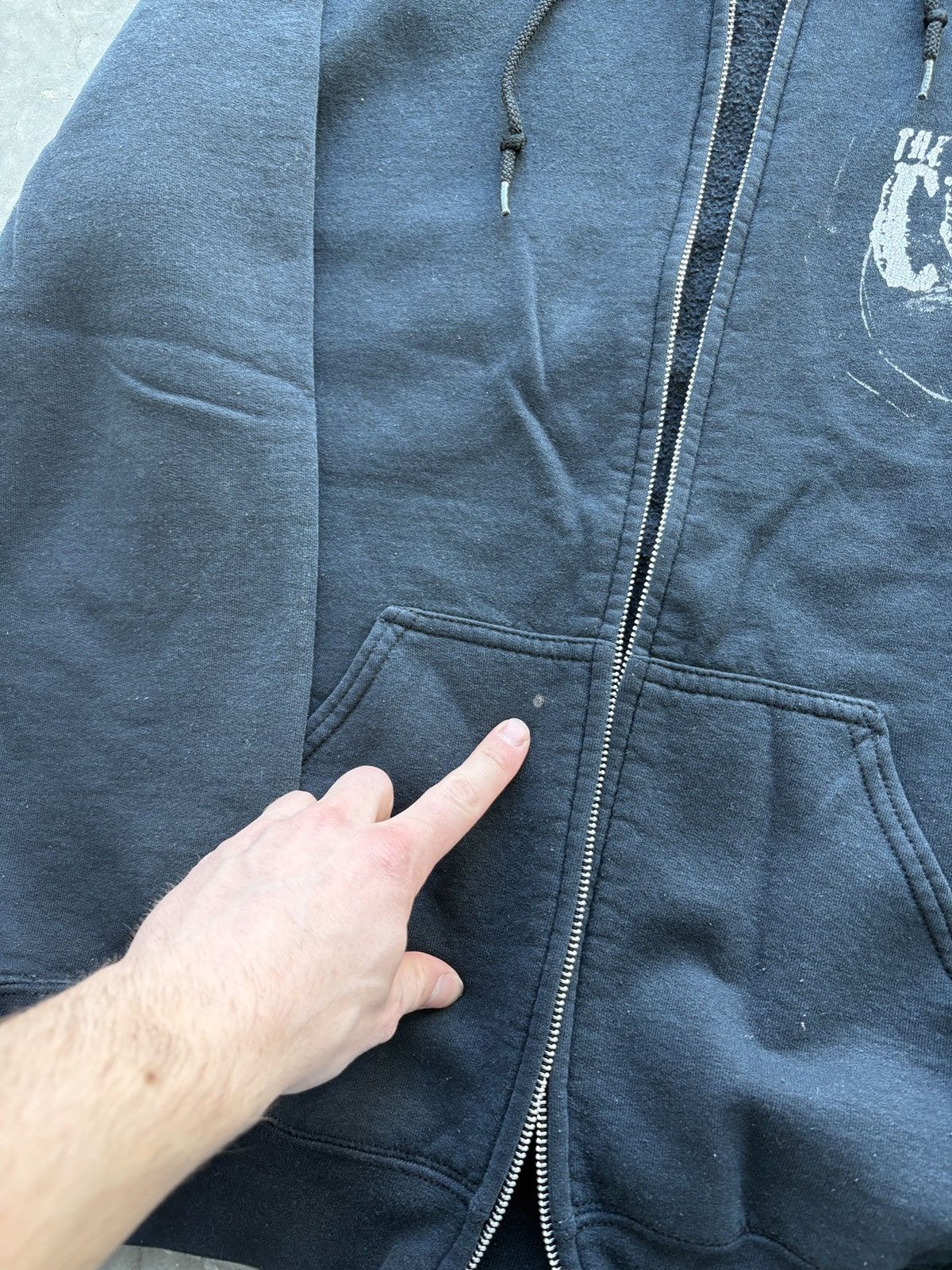 Vintage 2016 The Cure Tour Zip Up Hoodie Size US M / EU 48-50 / 2 - 4 Thumbnail