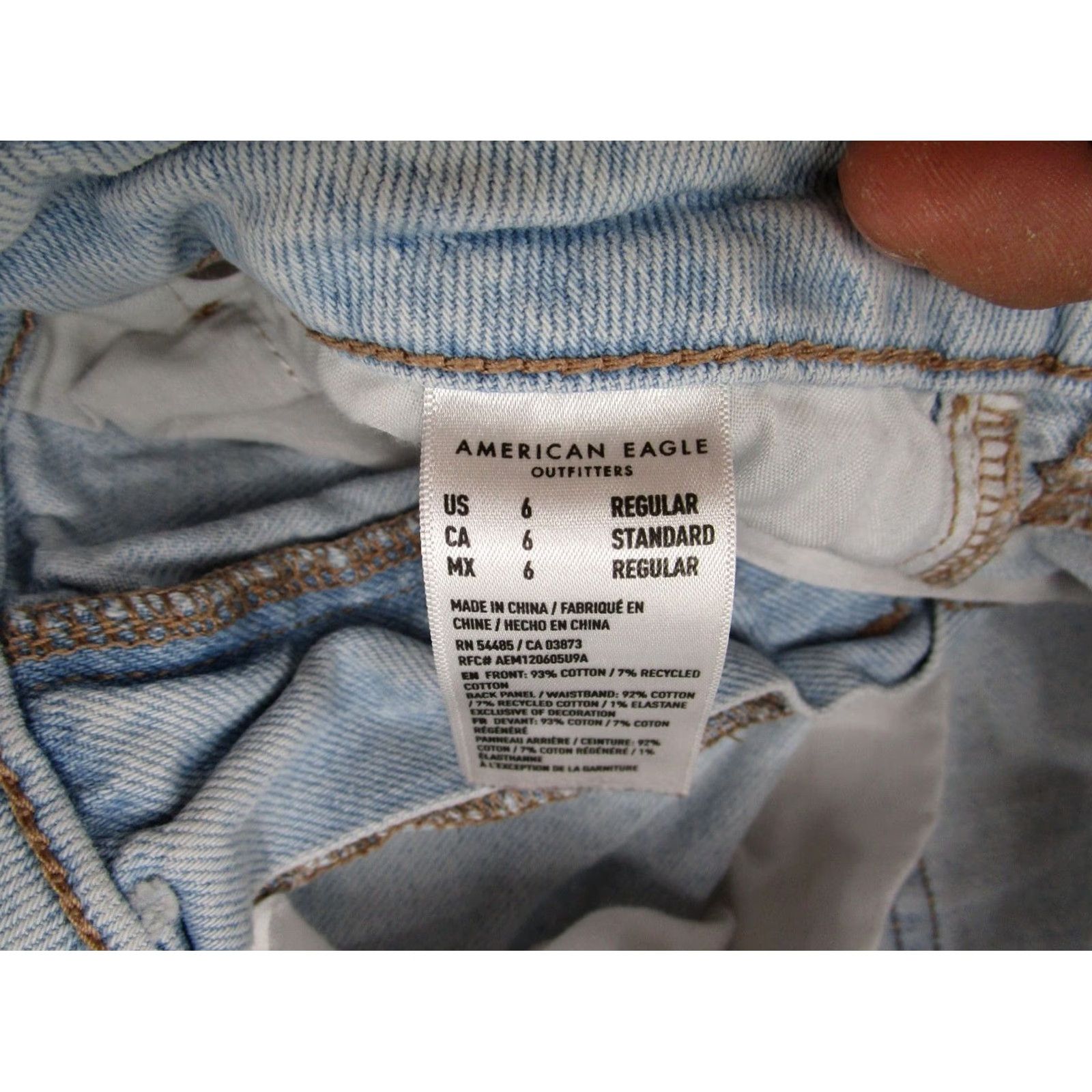 American Eagle Outfitters American Eagle Outfitters Jeans Distressed High Rise Mom Size 6 Light Wash Denim Blue 5-Pocket Womens Size 28" / US 6 / IT 42 - 7 Thumbnail