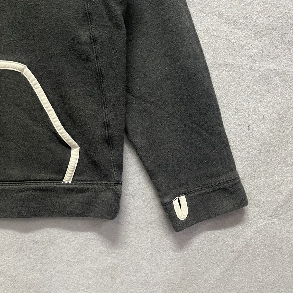 Nike Vintage Nike x F.C.R.B. “Tribal Football” HalfZip Sweatshirt Size US S / EU 44-46 / 1 - 4 Thumbnail