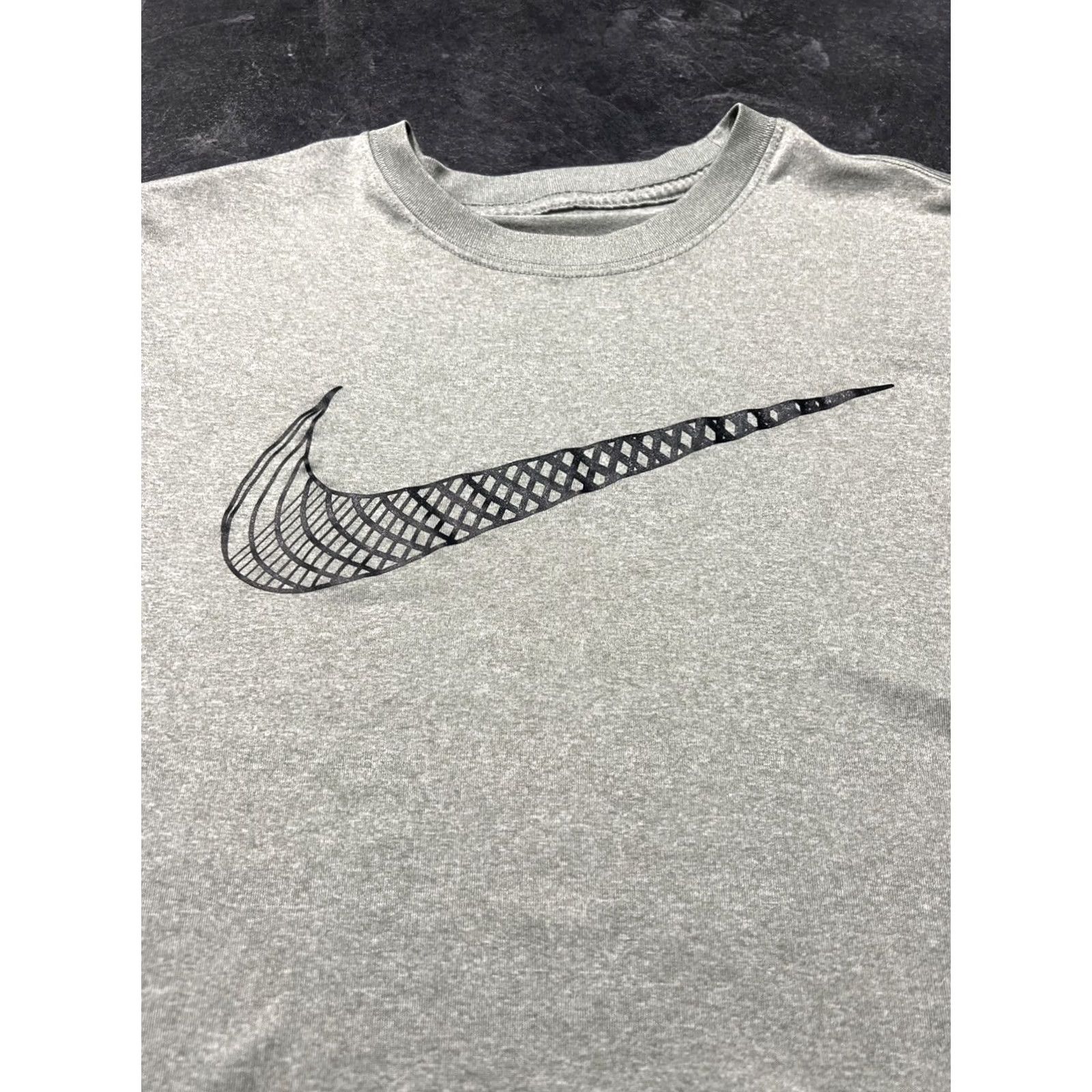 Nike Nike Shirt Boys XL Gray Black Swoosh Basketball Athletic Polyester T-Shirt Graphic Tee Logo Sports Size US XL / EU 56 / 4 - 3 Thumbnail