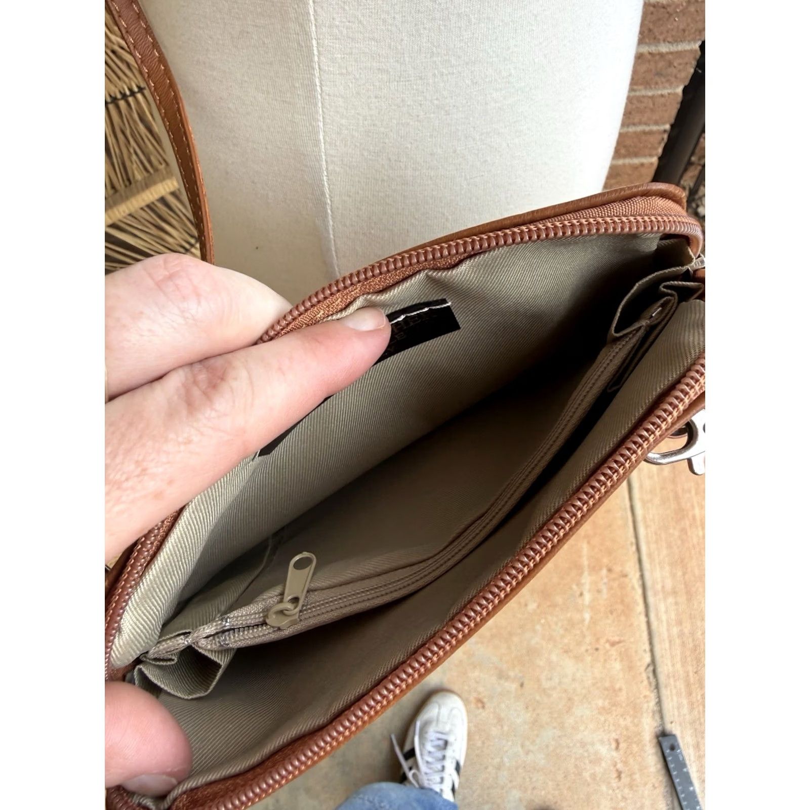 Vera Pelle Vera Pelle Crossbody Bag Small Leather Brown Italy Women's Zip Inner Dividers Silver Hardware Size ONE SIZE - 6 Thumbnail