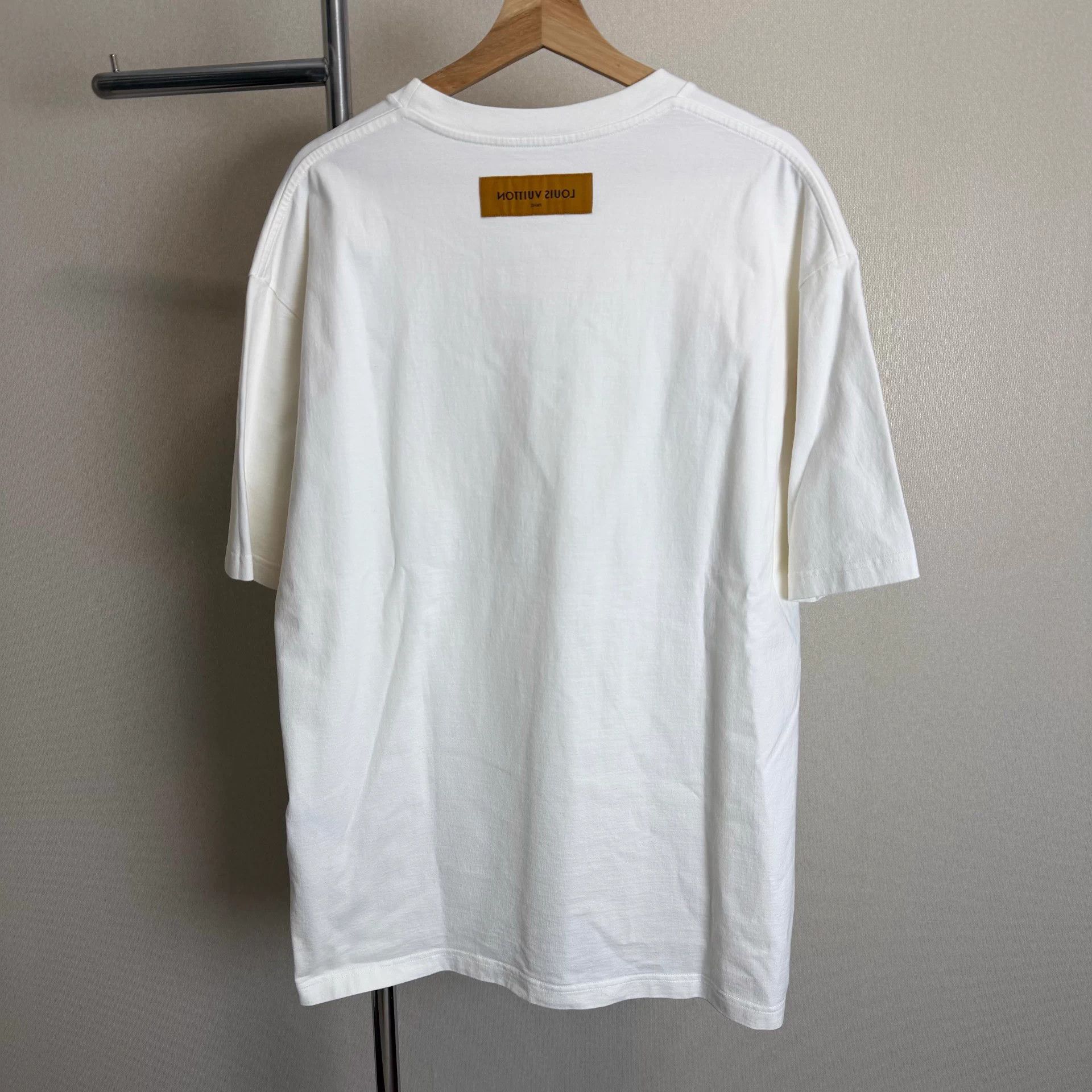 Louis Vuitton LOUIS VUITTON SS22 Logo Graffiti Short Tee Men's White Size US XXL / EU 58 / 5 - 2 Thumbnail