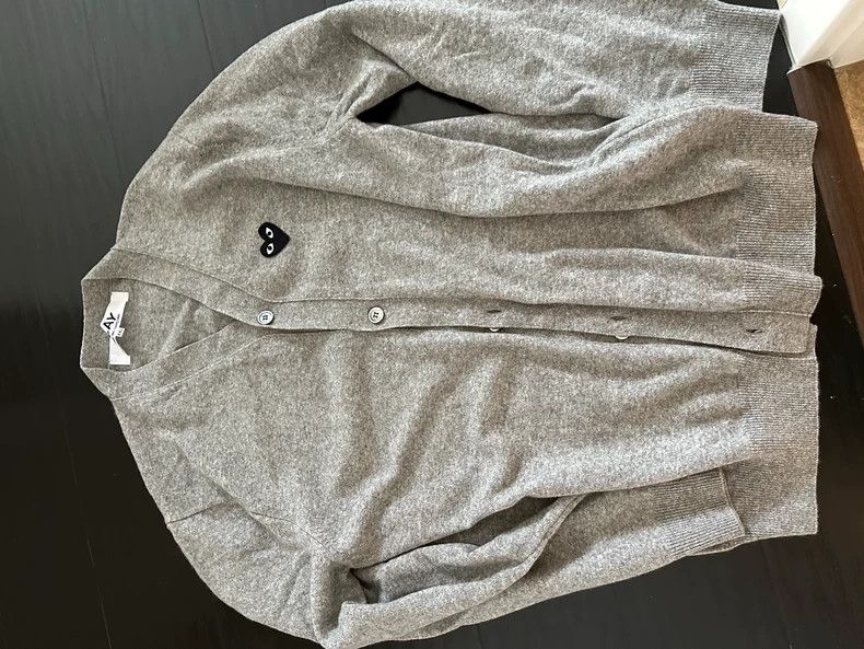 Comme des Garcons Comme Des Garcons Grey classic knitted black heart sweater Size US XXL / EU 58 / 5 - 5 Thumbnail