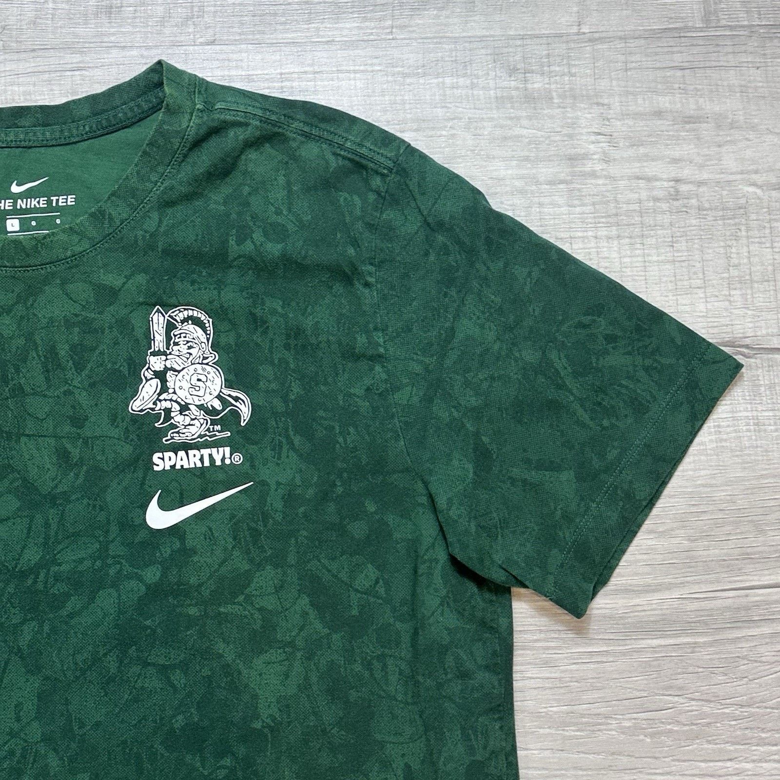 Nike Michigan State Spartans Shirt Mens L Green Camo Nike Sparty Size US L / EU 52-54 / 3 - 4 Thumbnail