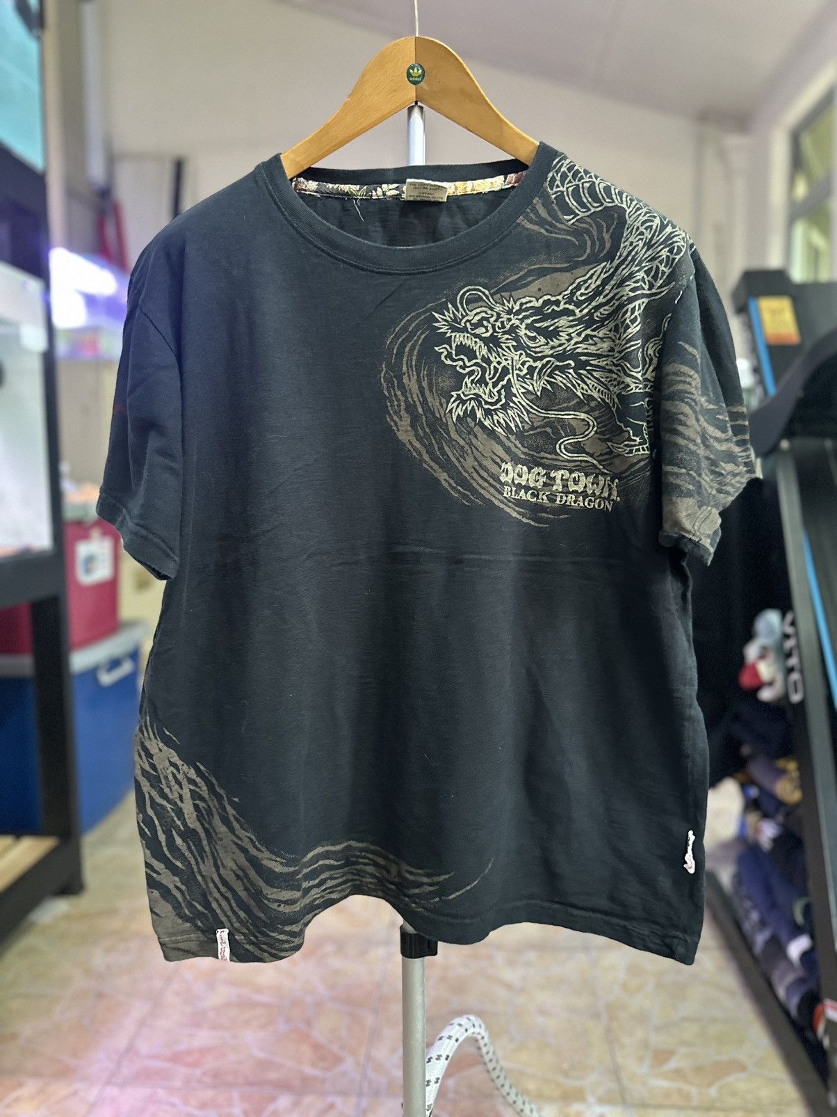 Dogtown Vintage dog town black dragon tshirt Size US XL / EU 56 / 4 - 1 Thumbnail