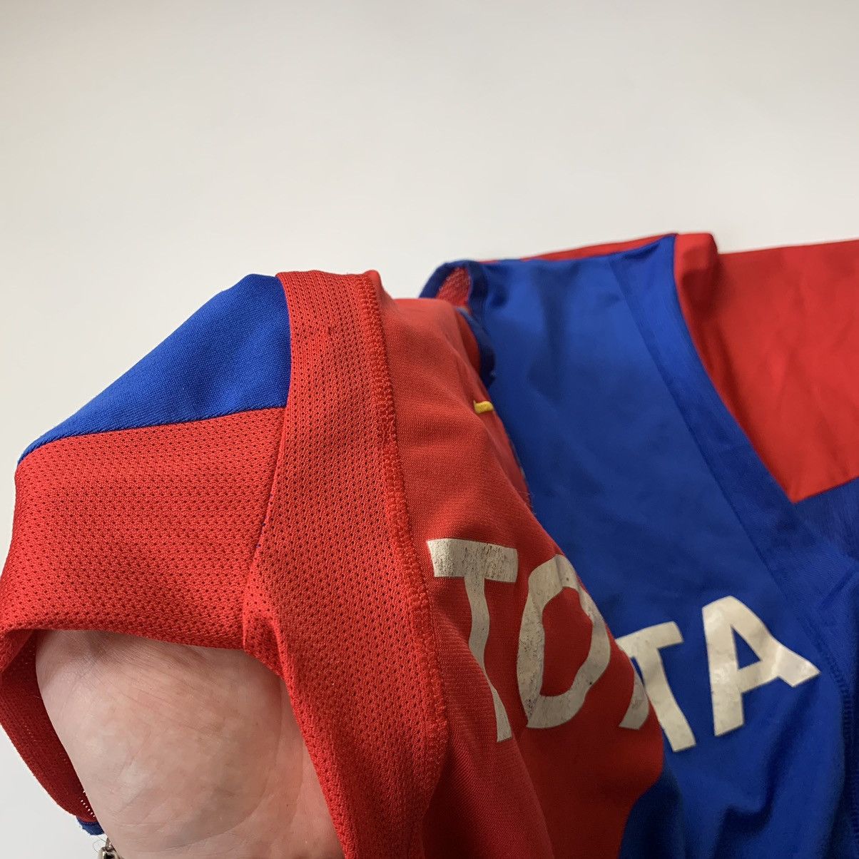 Vintage Vintage Nike Basel 2002 Blockcore Football Jersey Jimmy Size US XS / EU 42 / 0 - 7 Thumbnail