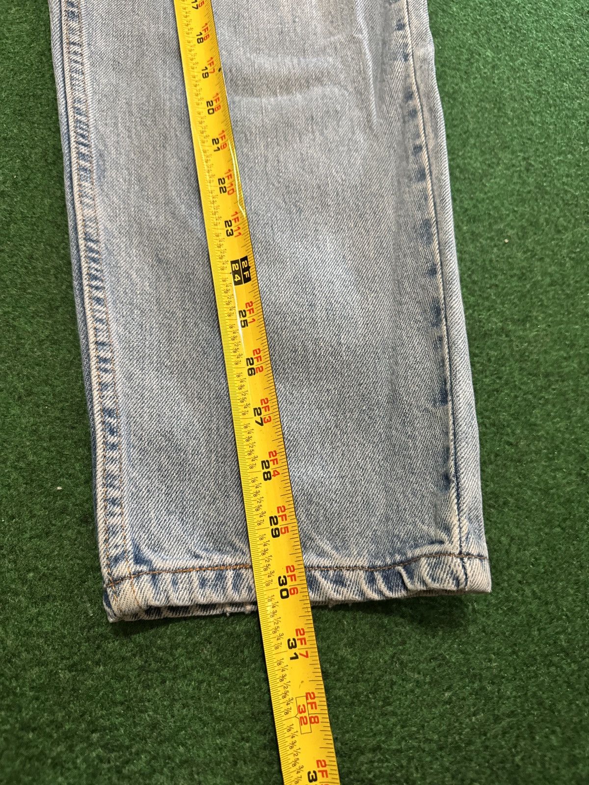 Levi's Vintage Clothing Vintage Levi’s 550 Relaxed Taper 16 32x30 Light Wash Jeans Size 38" / US 16 / IT 52 - 7 Thumbnail