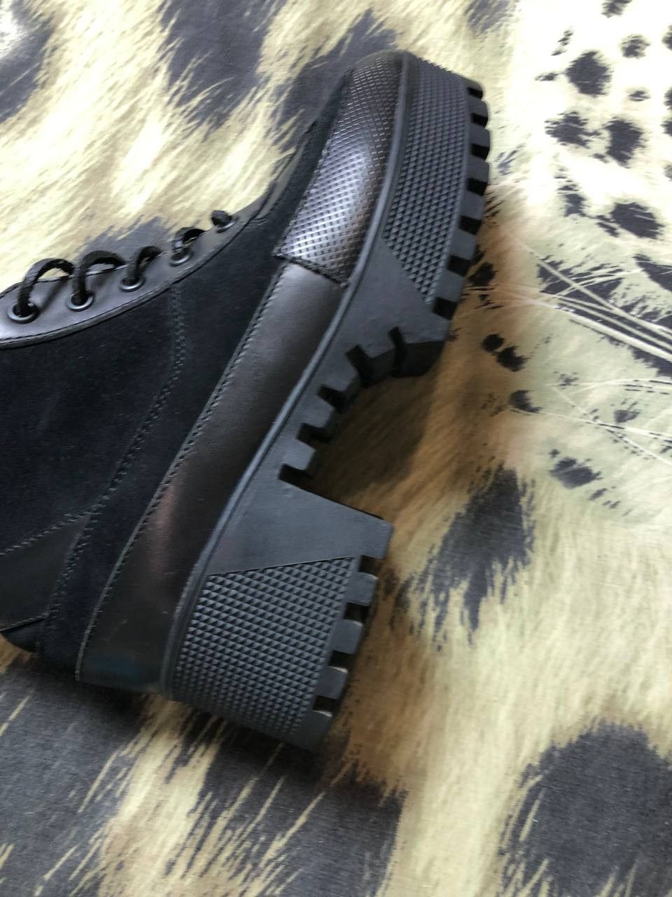 Louis Vuitton Luxury Louis Vuitton Black Platform Boots Size US 8 / IT 38 - 11 Thumbnail