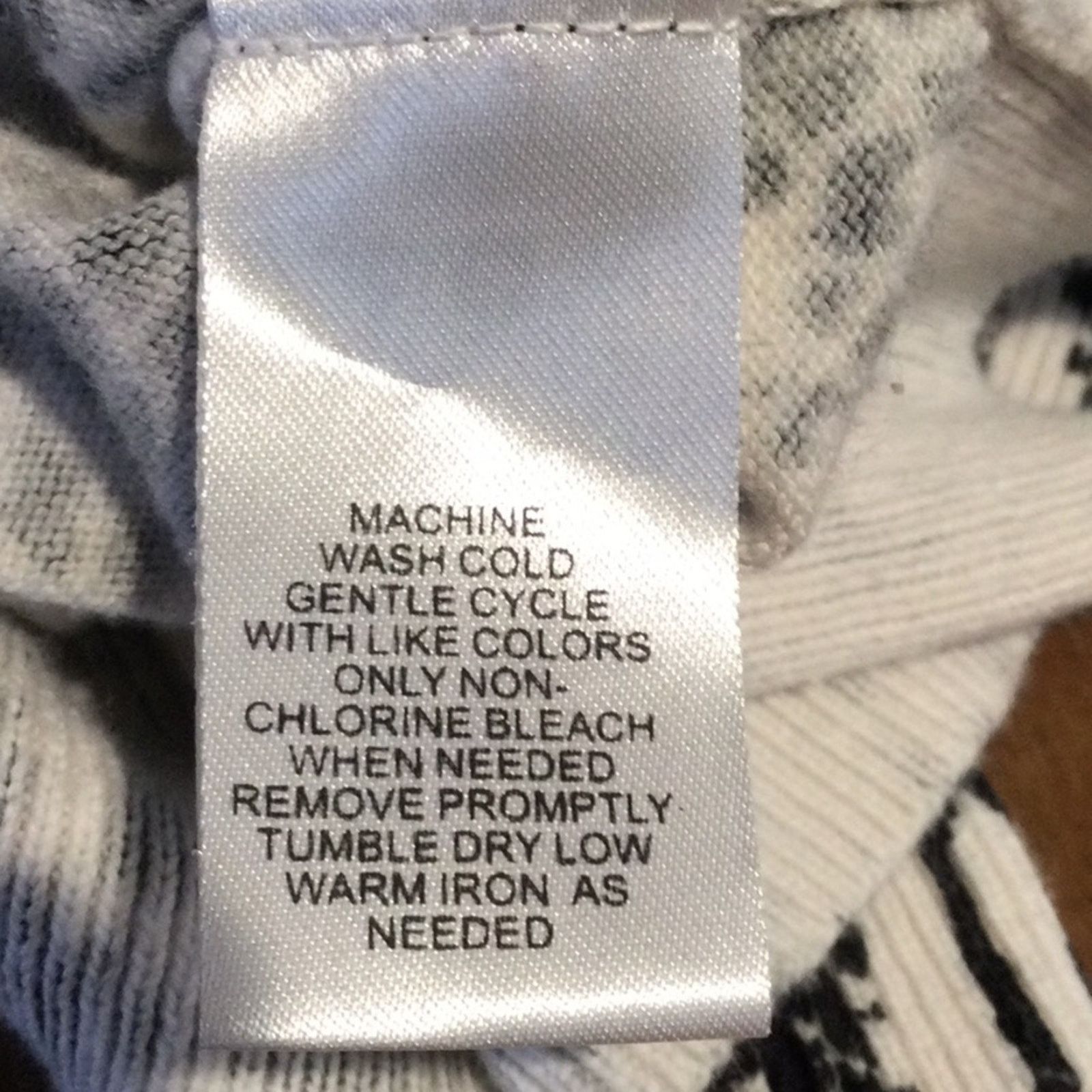 Other Designer Originals Black & White Button Front Cardigan PL Size L / US 10 / IT 46 - 12 Thumbnail