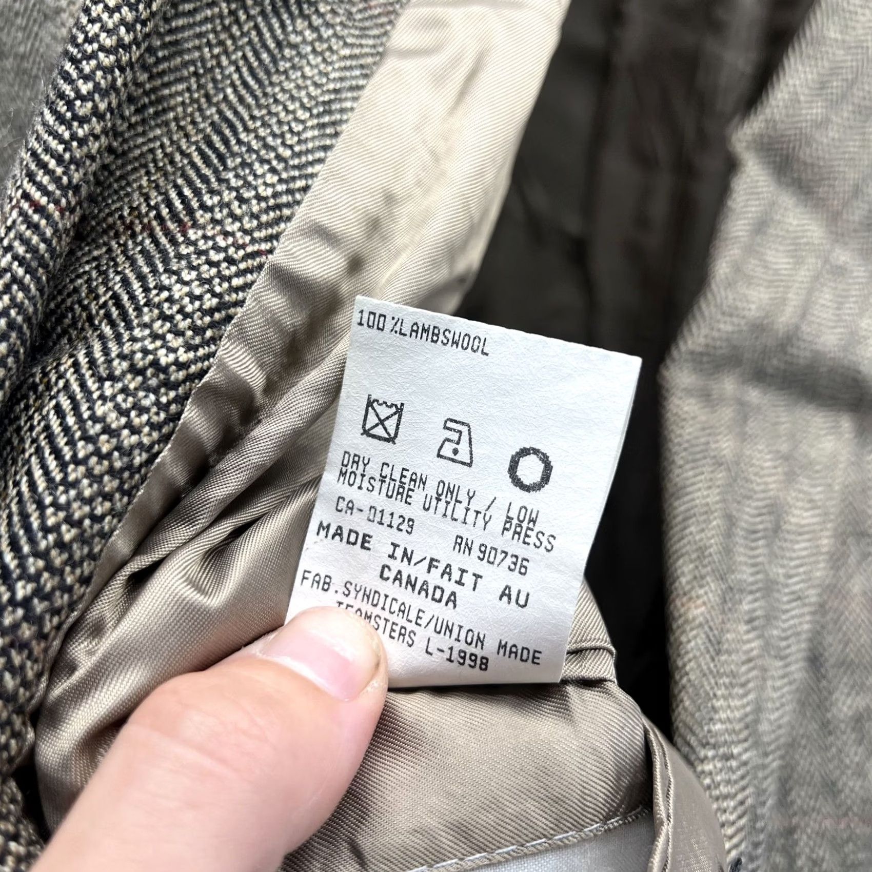 Ralph Lauren Ralph Lauren Blazer Mens 46R Gray Wool Herringbone Tweed Sport Coat Canada Jacket Coat Button Two-Button Notch Lapel Size 46R - 2 Thumbnail